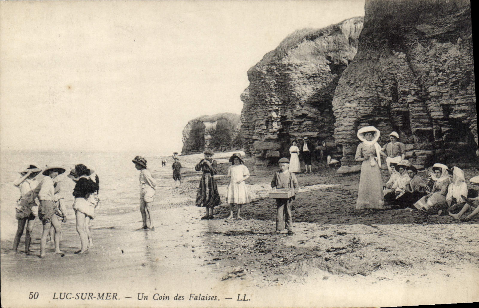 Luc-sur-Mer — Un Coin des Falaises — LL. n°50