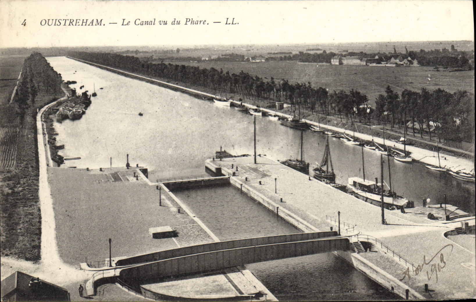 Ouistreham — Le Canal vu du Phare — LL.