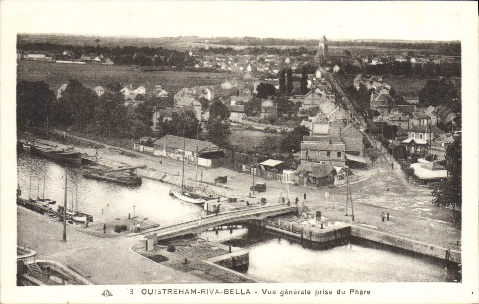 Ouistreham-Riva-Bella — Vue générale prise du Phare — éditeur CP des Arts, Strasbourg