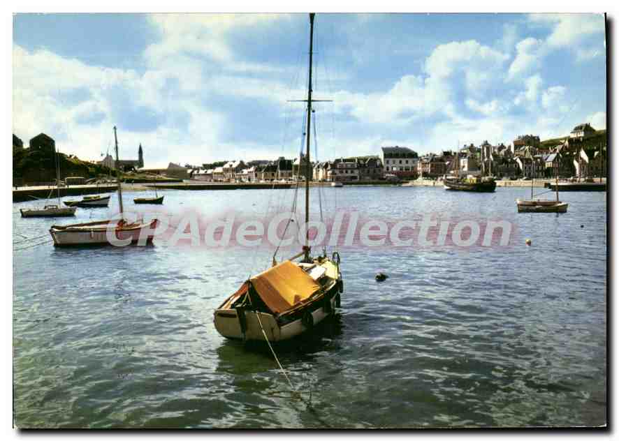 Port en Bessin — Vue du port avec voiliers — Éditions Hachette