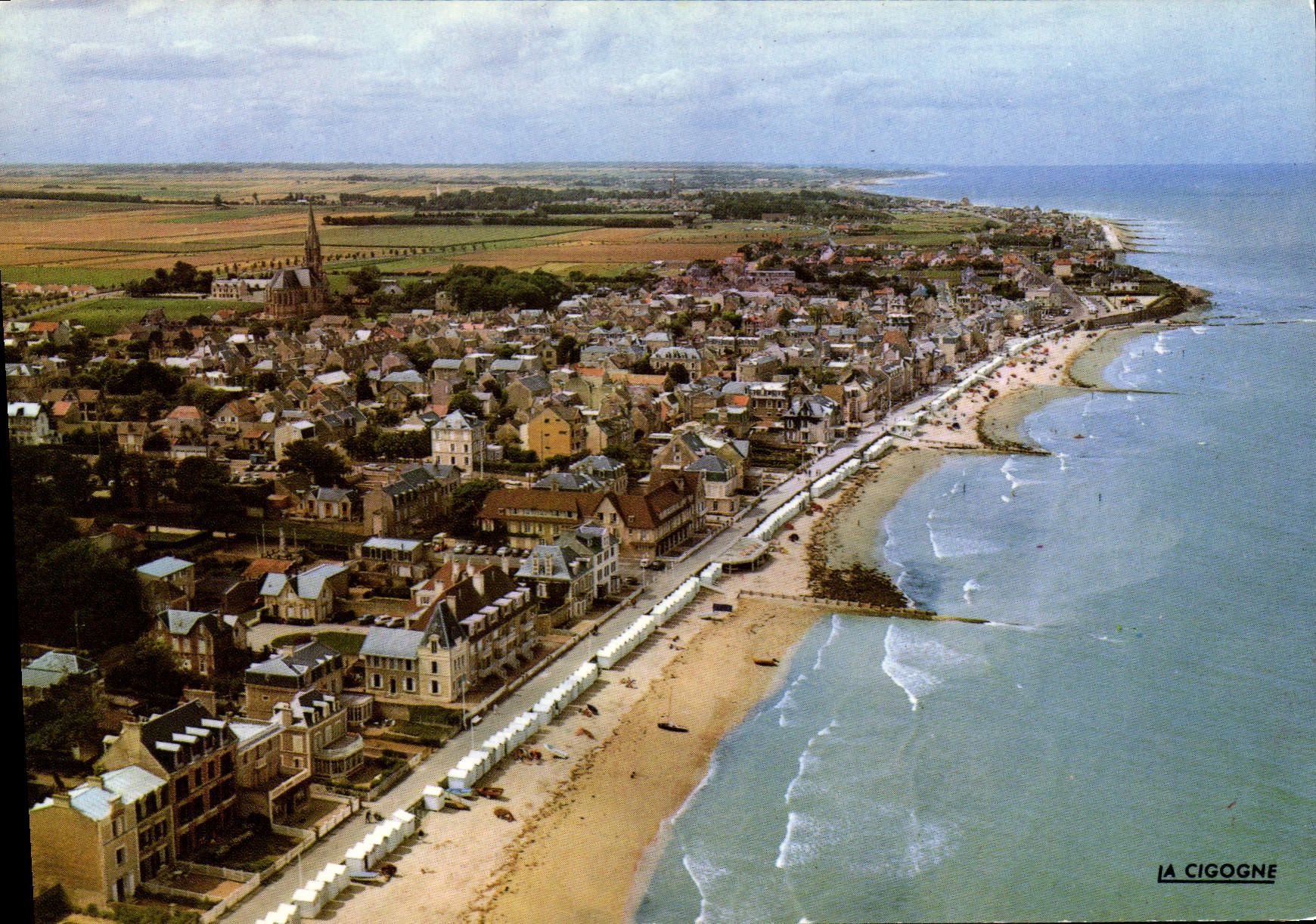 Saint-Aubin-sur-Mer — Vue aérienne de la plage et de la ville — Éditions 'LA CIGOGNE'