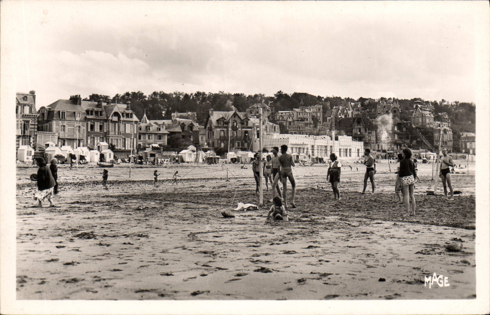 Villers-sur-Mer — La Plage et la Digue — G. Réant, éditeur