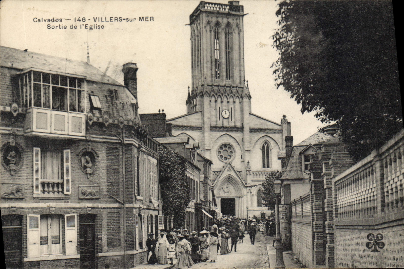 Villers-sur-Mer — Uscita dalla Chiesa — Calvados — 146