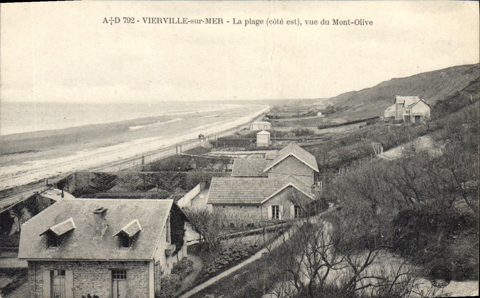 VIERVILLE-sur-MER - The beach (east side), view from Mont-Olive — A+D 792