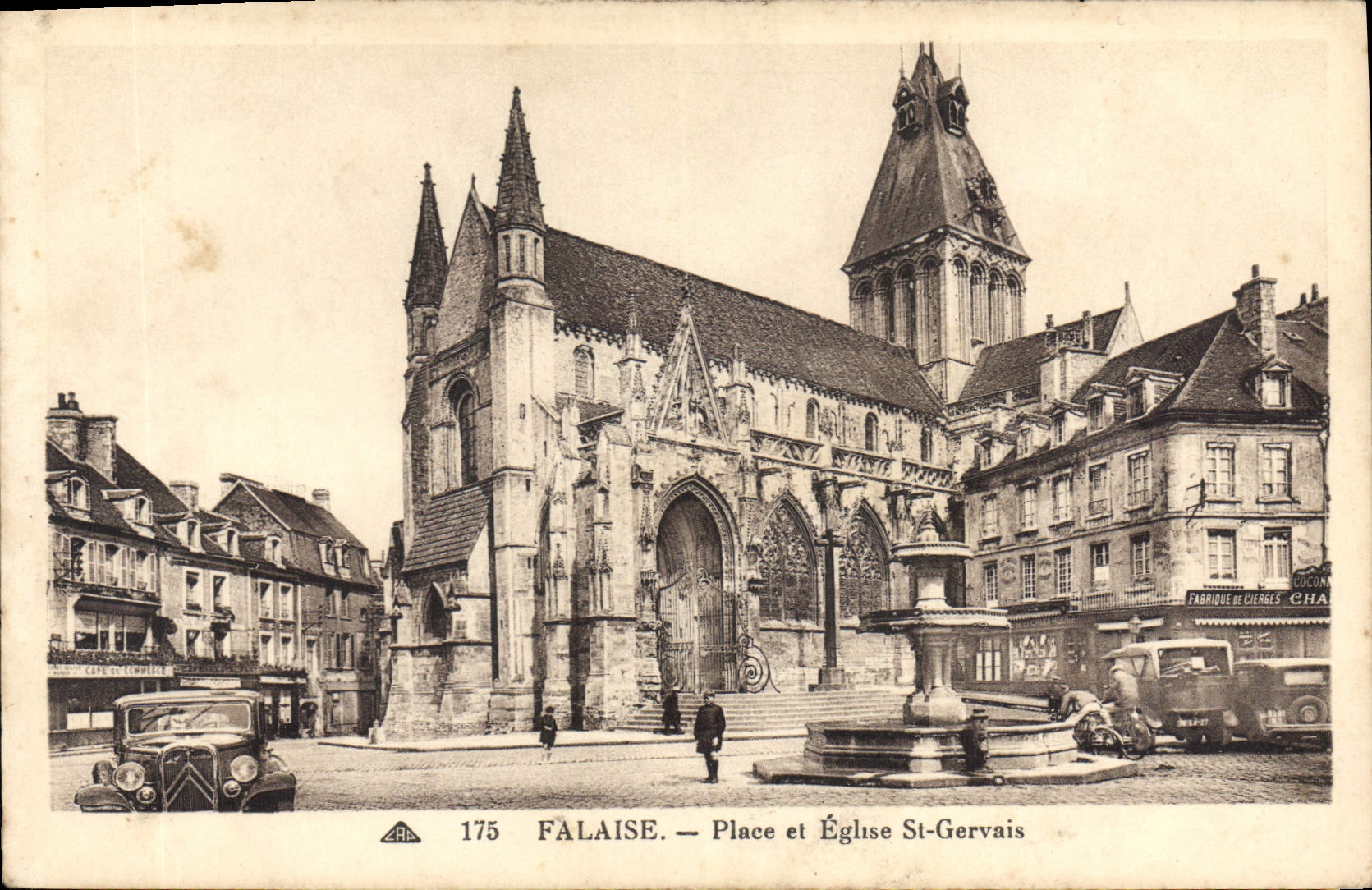 Falaise — Place et Église St-Gervais — CPA n°175