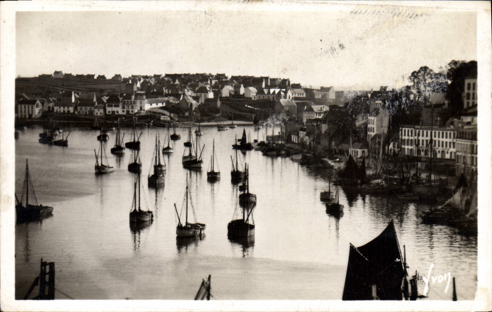 CPA Audierne Vue Generale Du Port