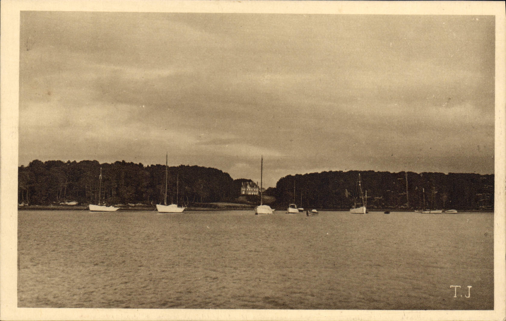 CPA Benodet Anse De Penfoull Le Chateau Des Garennes poste d'hiver des yachts