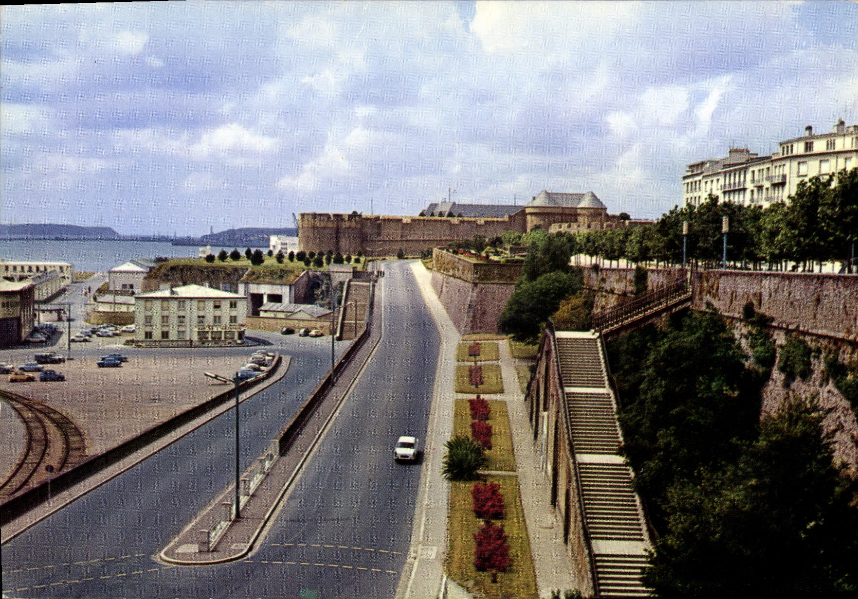 CPSM Brest Le Port De Commerce Le Chateau Le Cours D'Ajot
