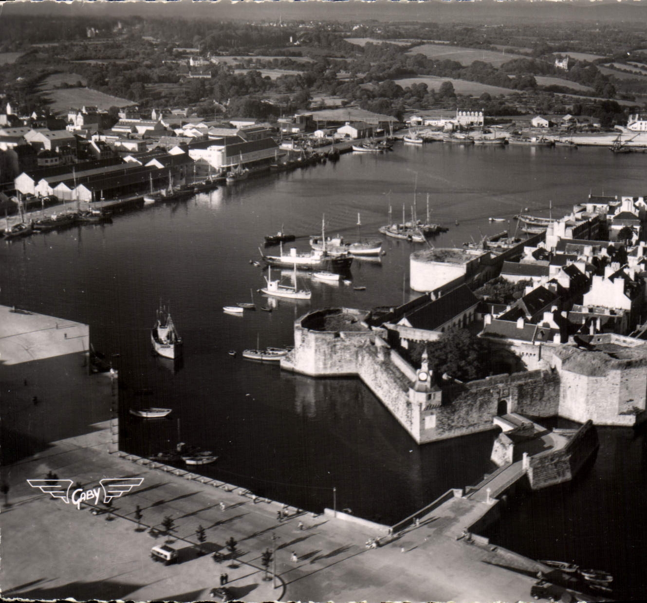CPSM Concarneau La Ville Close Et Le Port