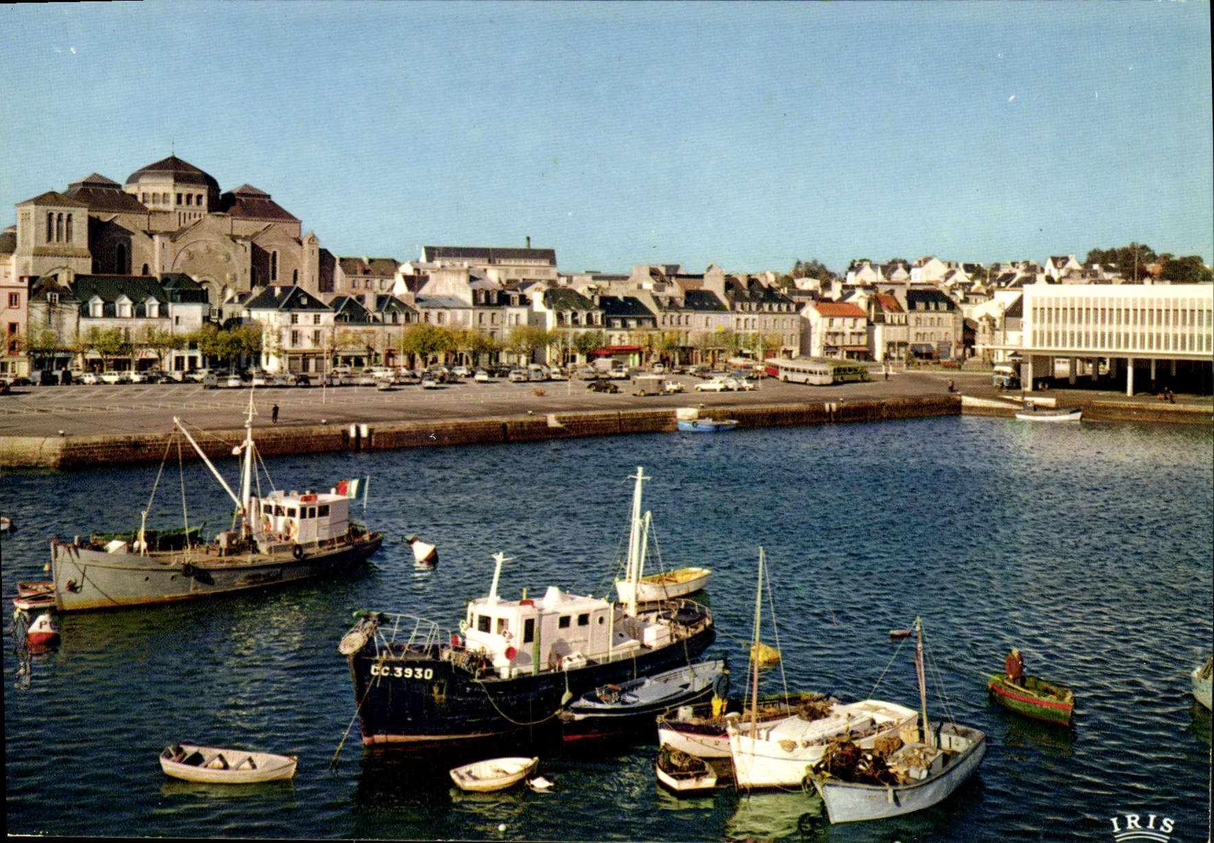 CPSM Concarneau Le Port Et I'Eglise