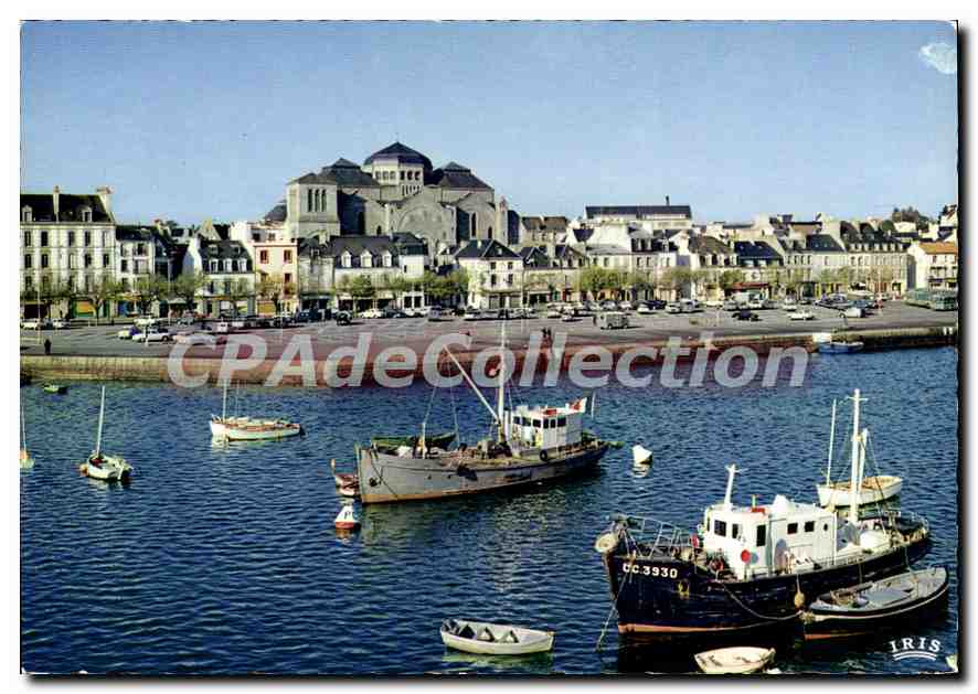 CPSM Concarneau Le Port et I'Eglise