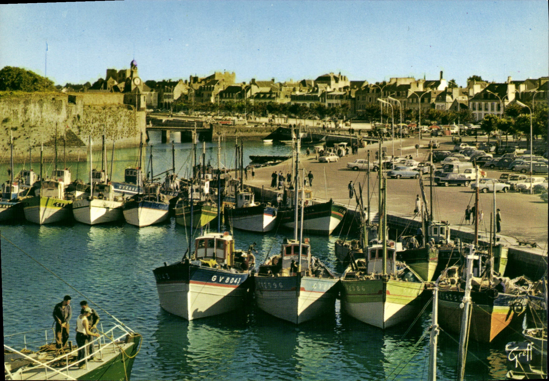 CPSM Concarneau Le Port Les Quais Et La Ville Close