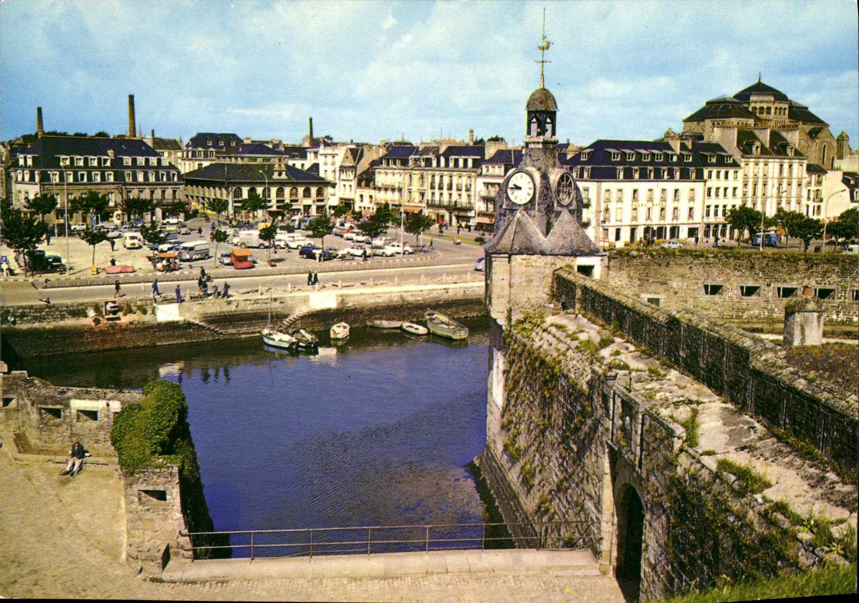 CPSM Concarneau Vue Sur La Place Jean Jaures Depuis les remparts