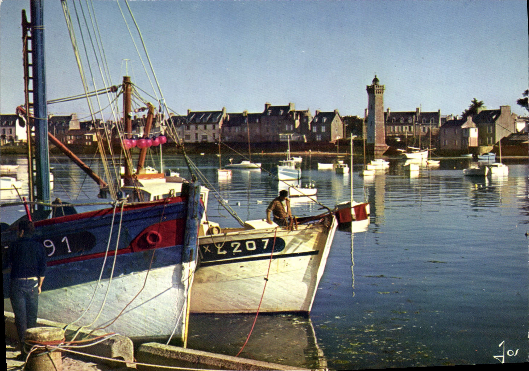 CPSM Roscoff Le Fond Du Port Et Le Phare