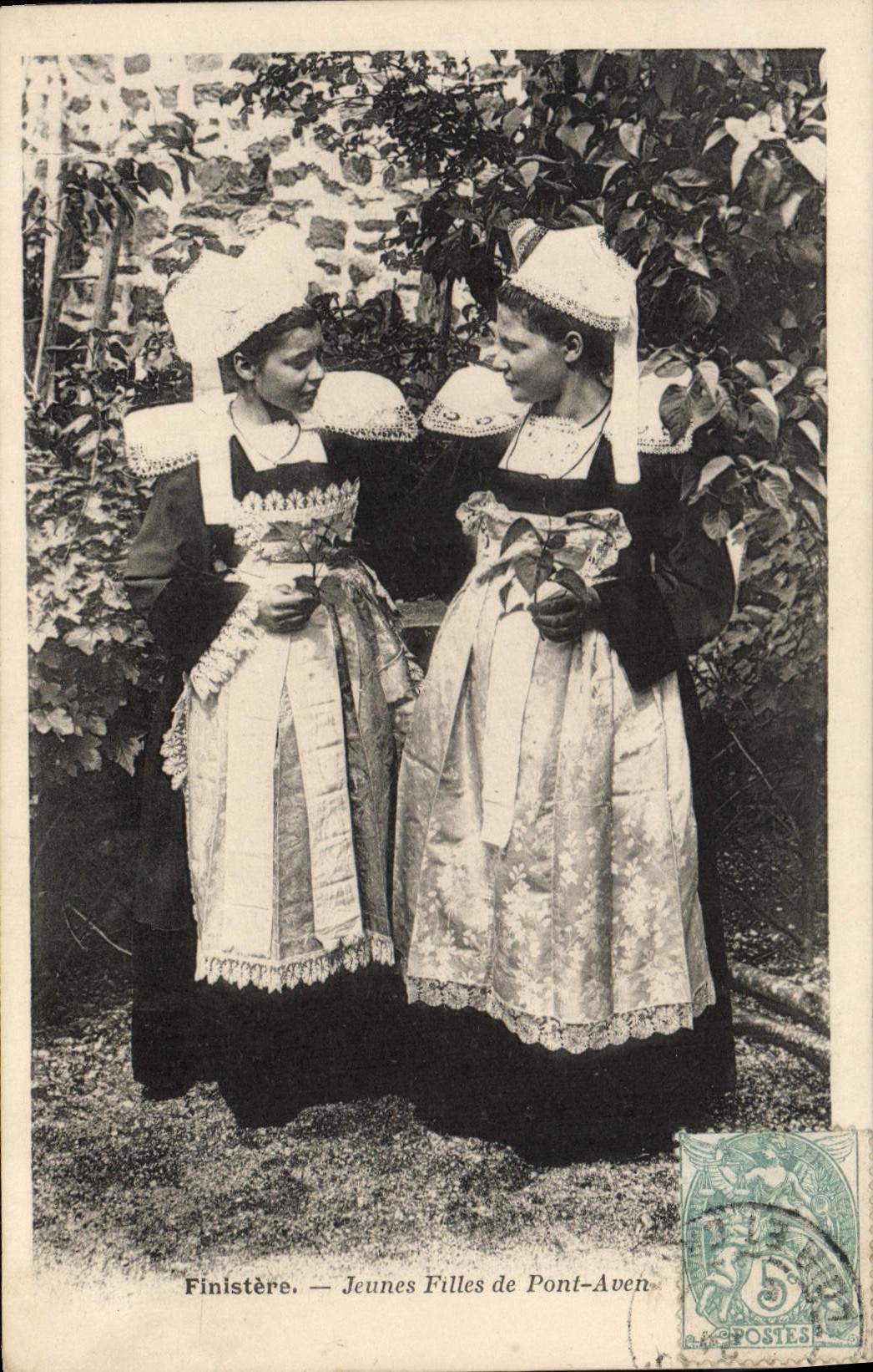 CPA Finistere Jeunes Filles De Pont Aven