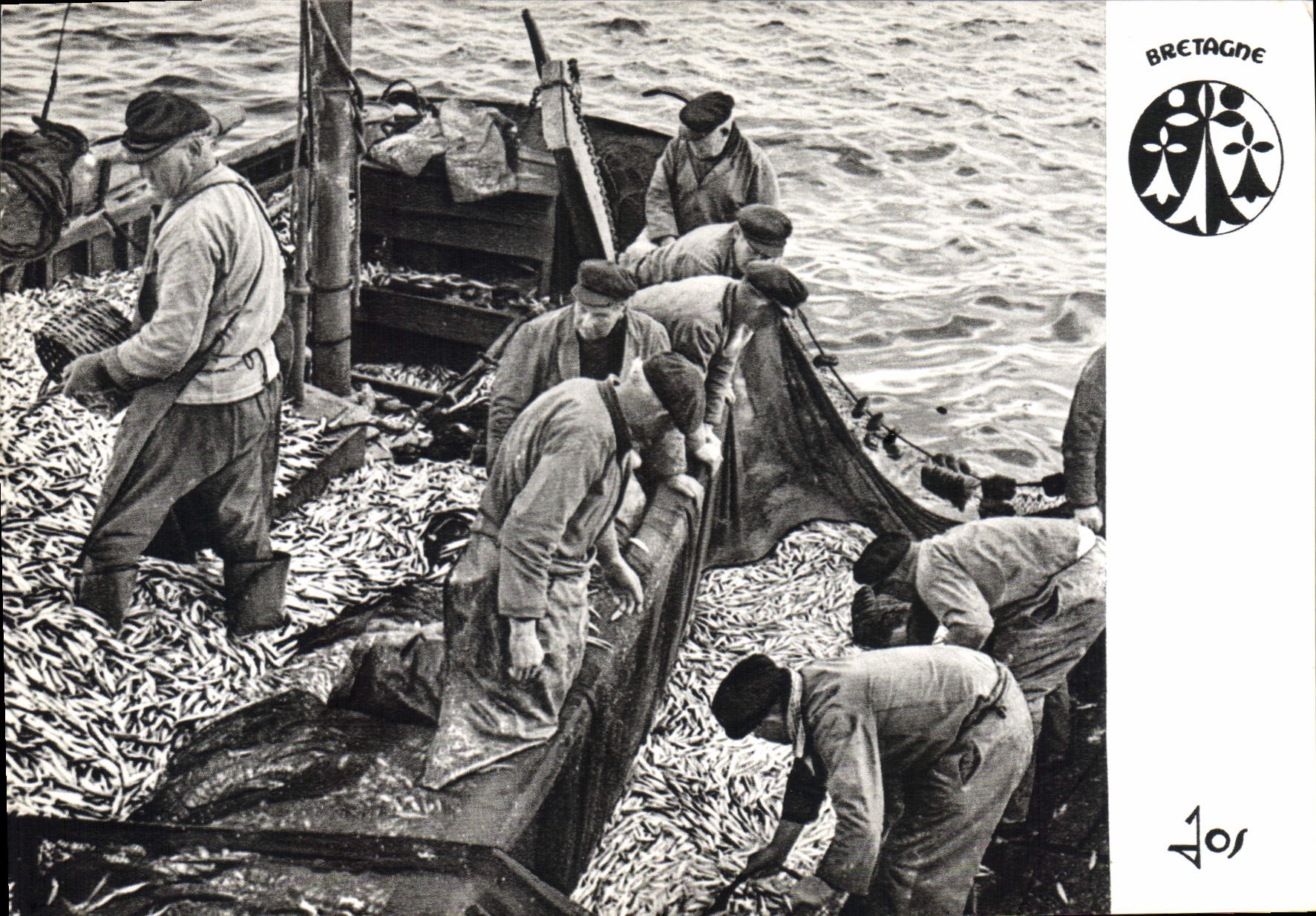 CPSM Bretagne mon père comme son père était traineur de filets