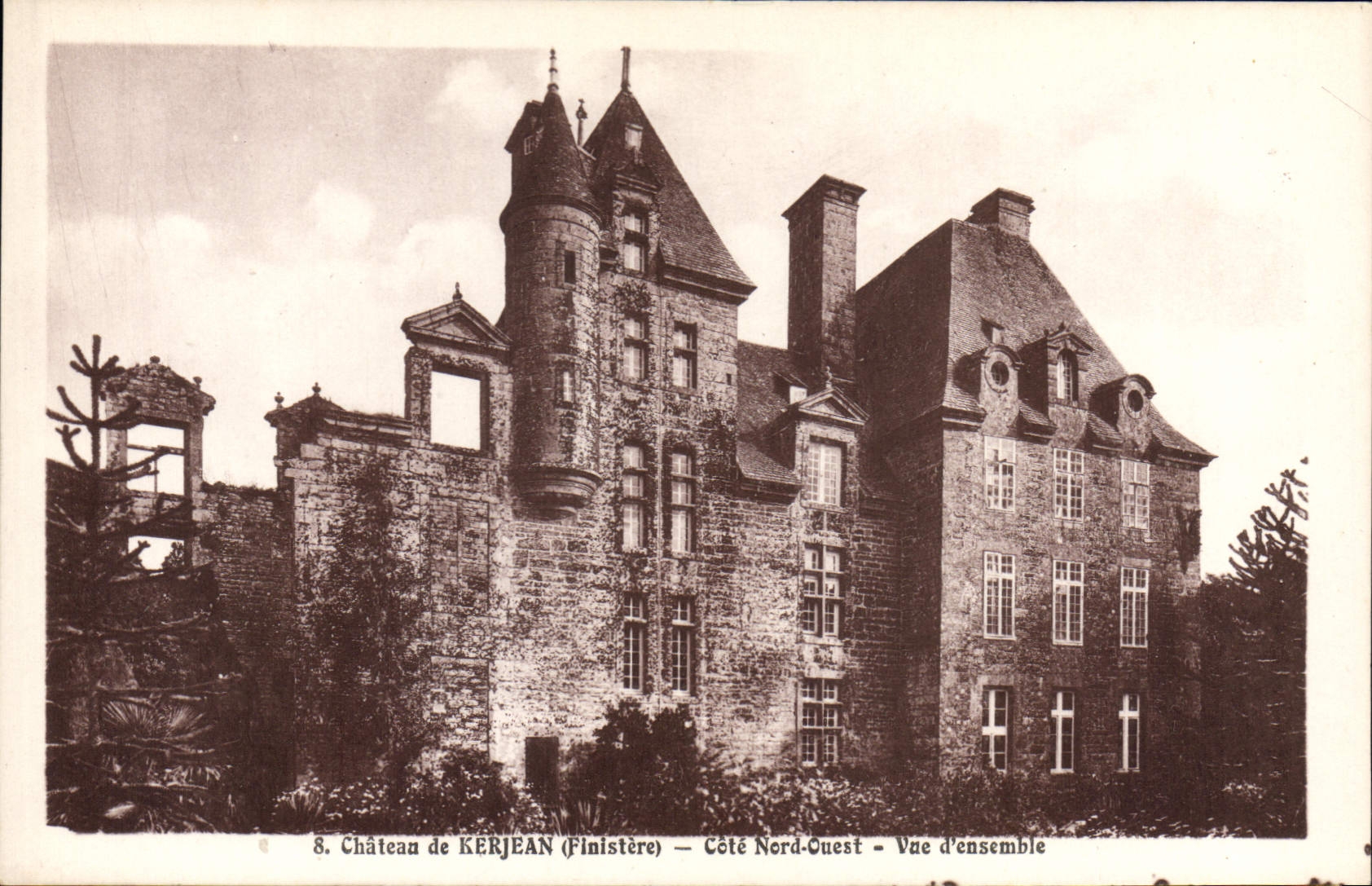 CPA Chateau De Kerjean Cote NOrd Ouest Vue D'Ensemble