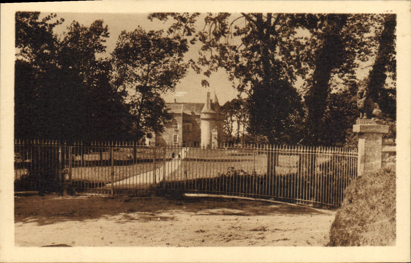 CPA Sibiril Chateau De Kerouzere