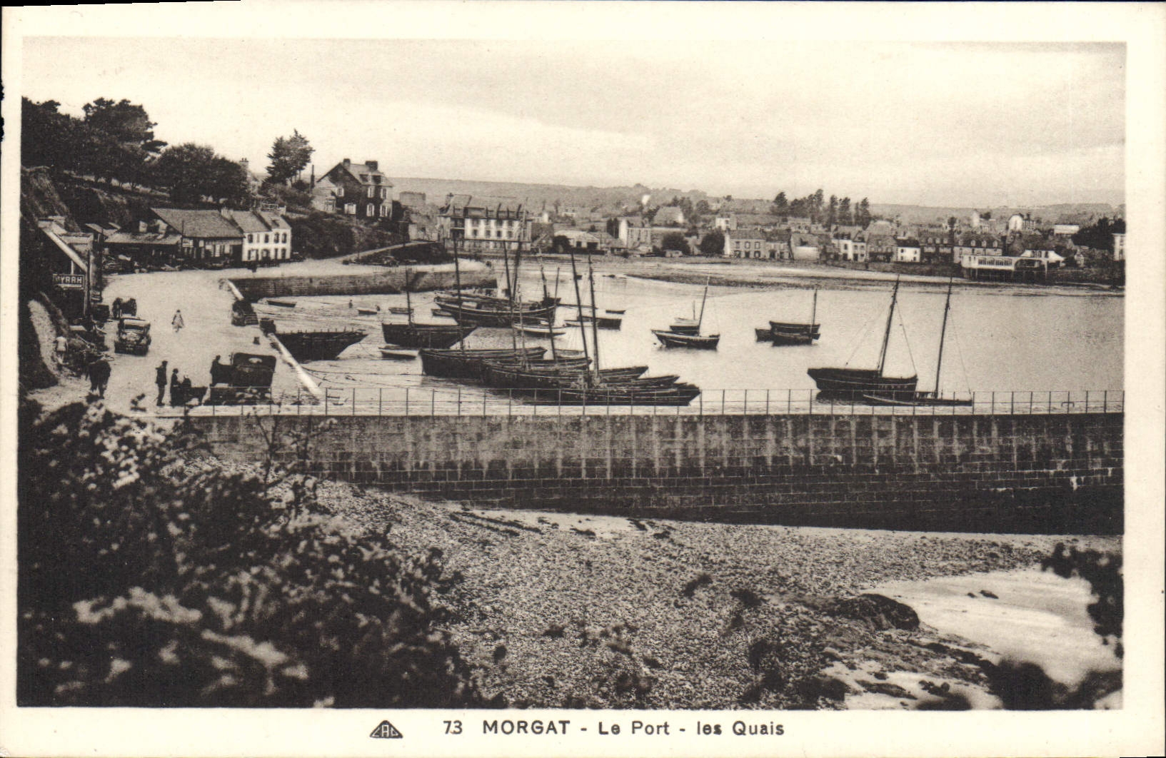 CPA Morgat Le Port Les Quais