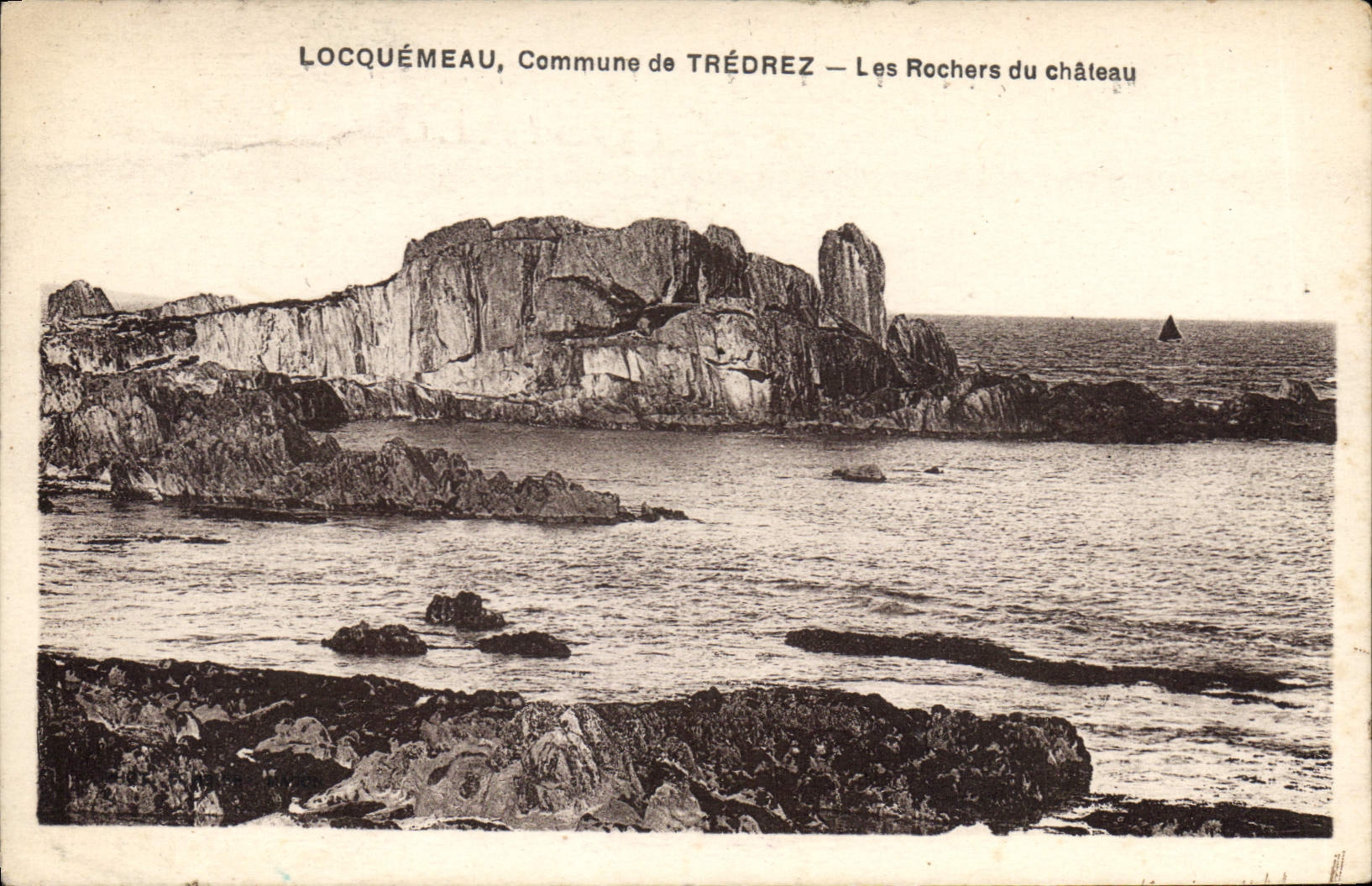 CPA Locquemeau Commune De Tredrez Les Rochers Du Château