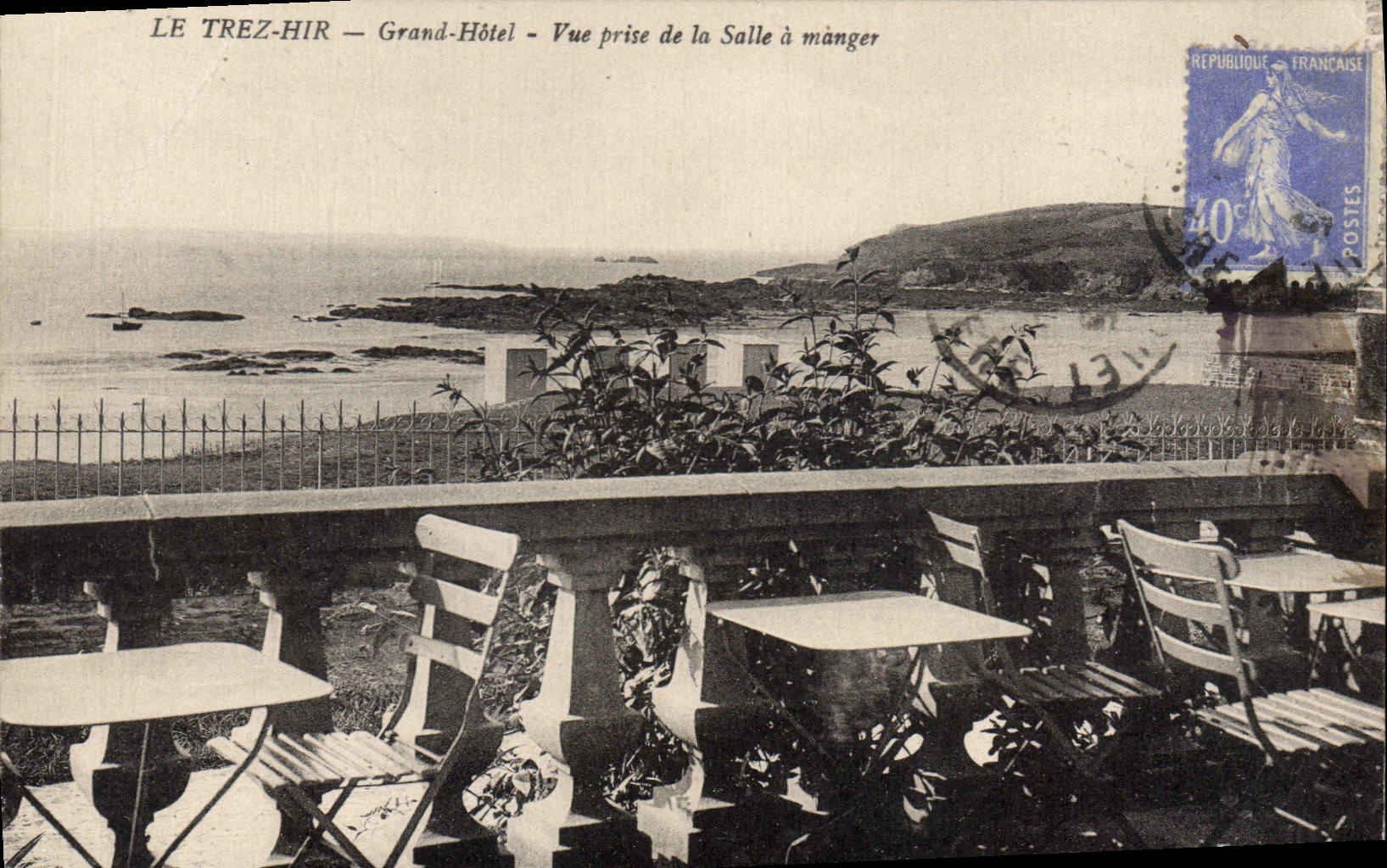 CPA Le Trez Hir Grand Hotel Vue Prise De La Salle A Manger