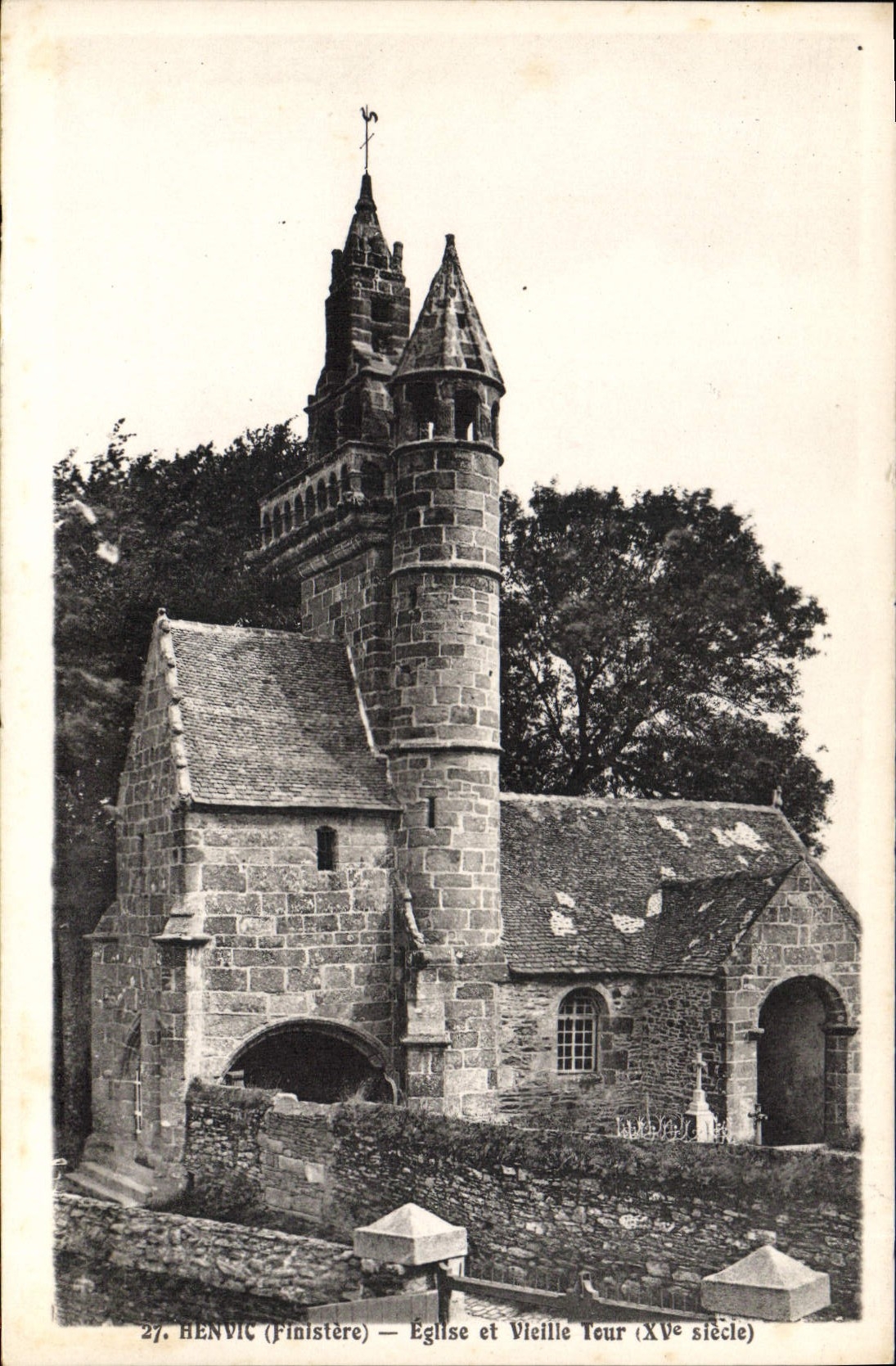 CPA Benvic Eglise Et Vieille Tour