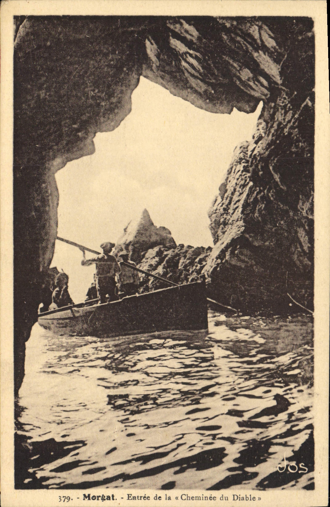 CPA Morgat Entree De La Cheminée Du Diable