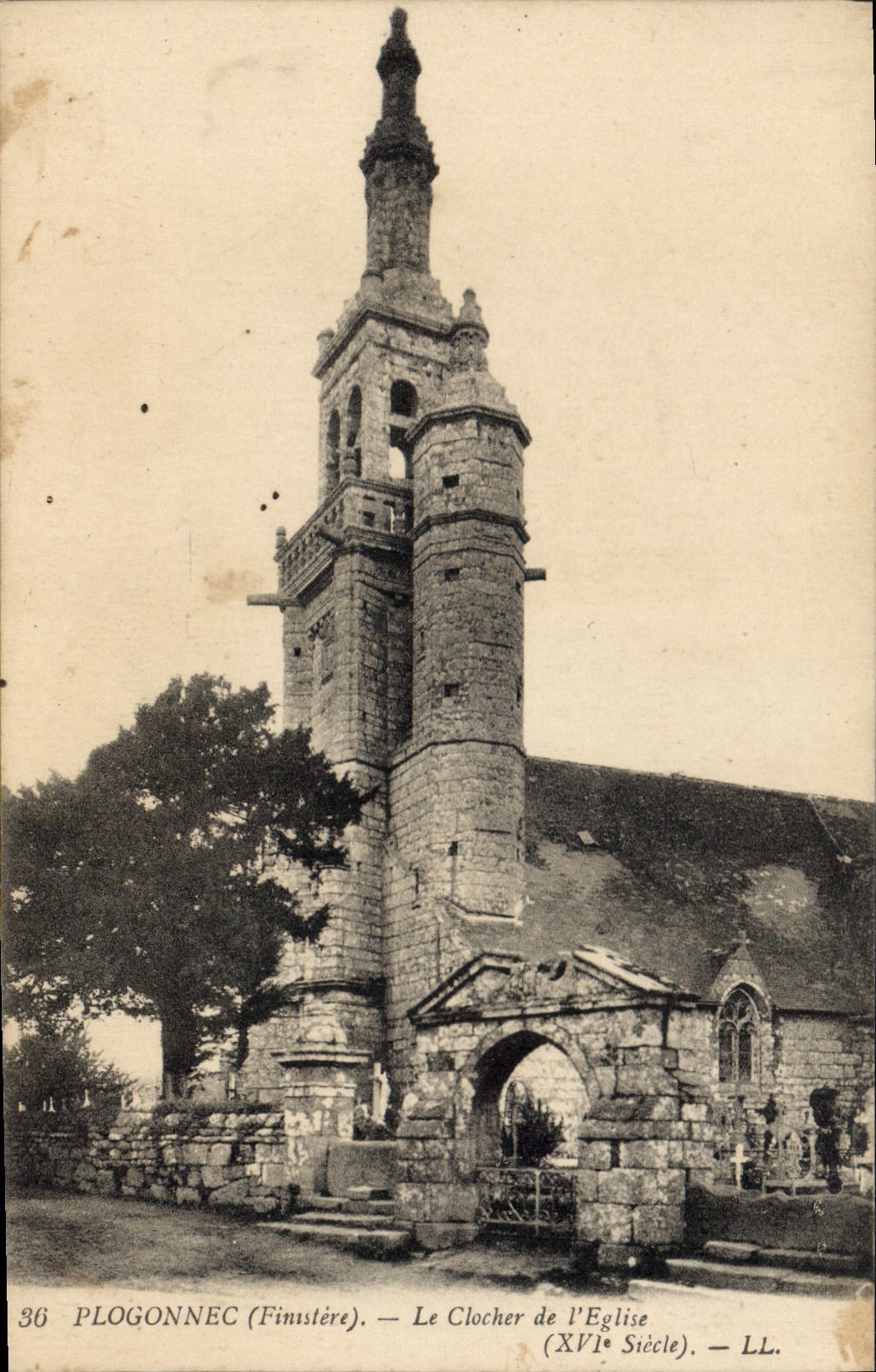 CPA Plogonnec Le Clocher De I'Eglise