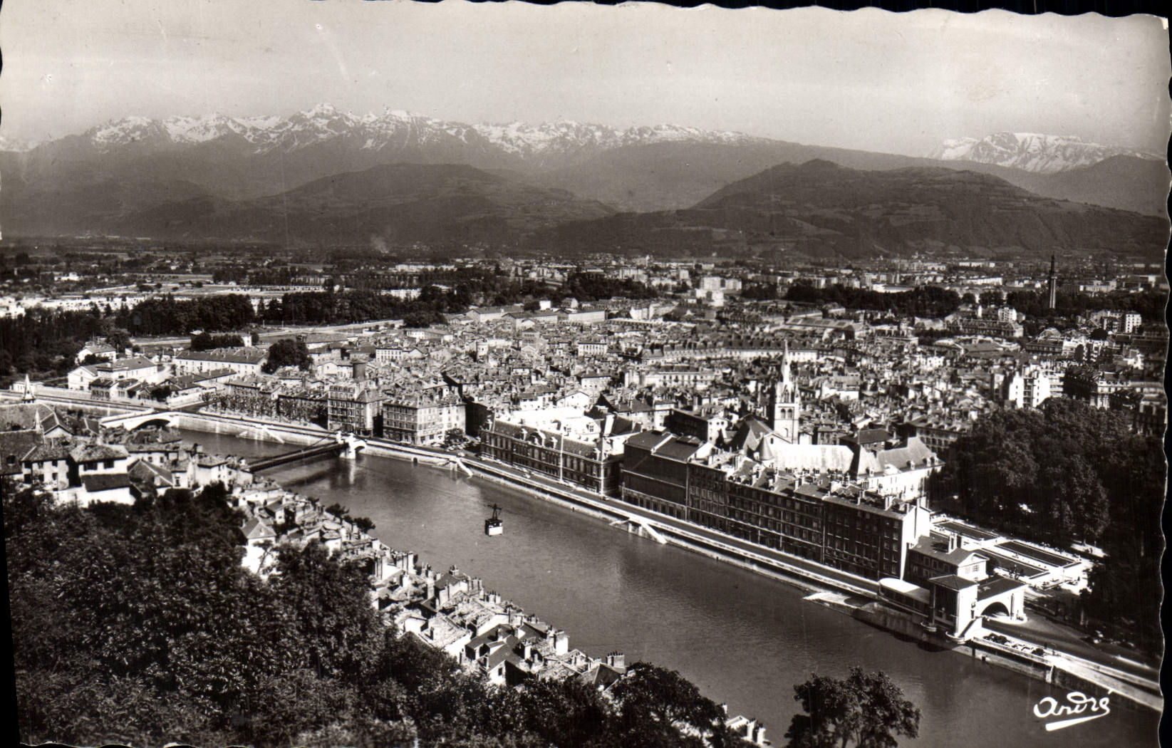 Grenoble — Allgemeiner Blick, Kette der Taillefer — André