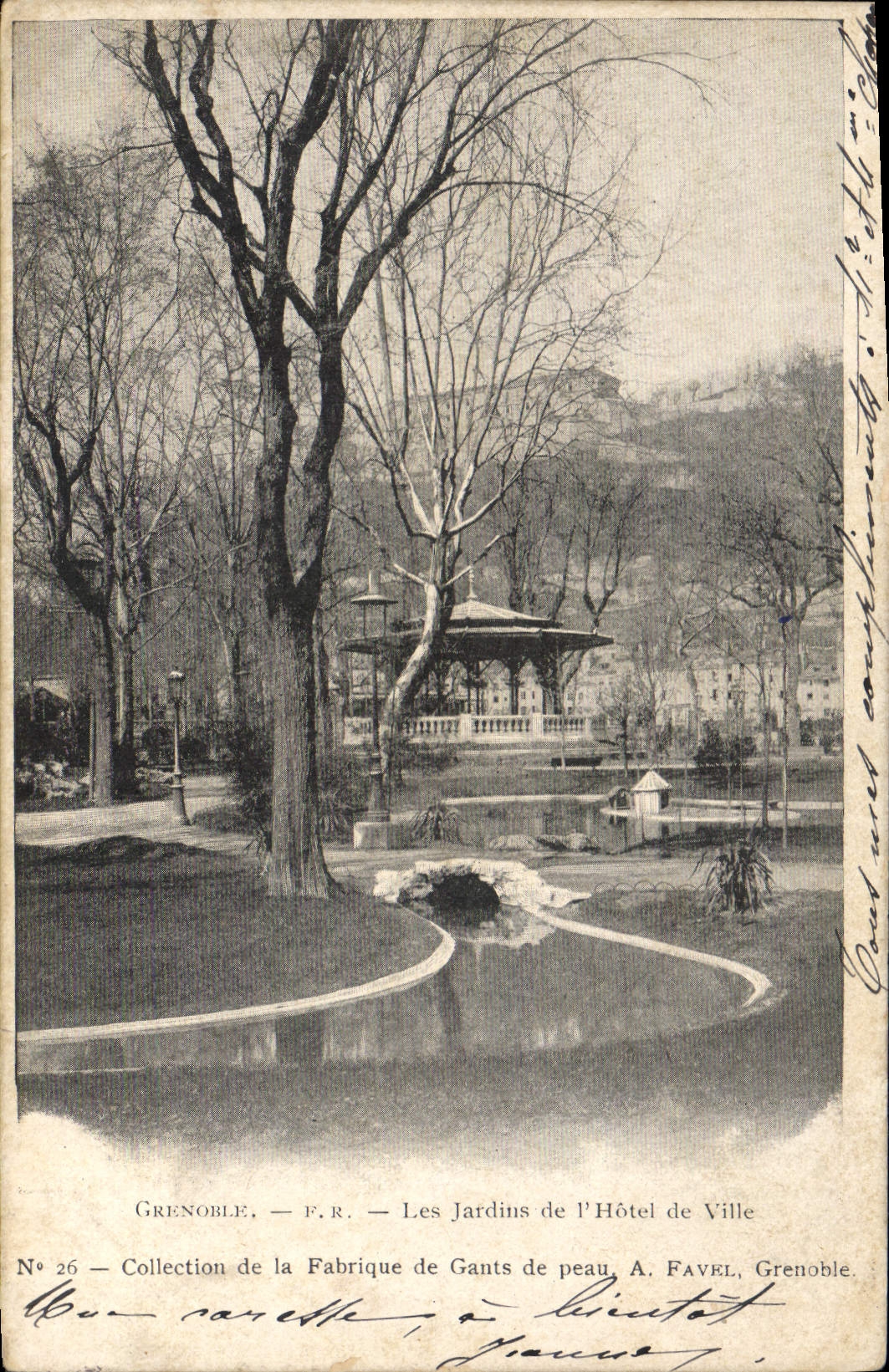 CPA Grenoble Les Jardins De I'Hotel De Ville fabrique gants de peau