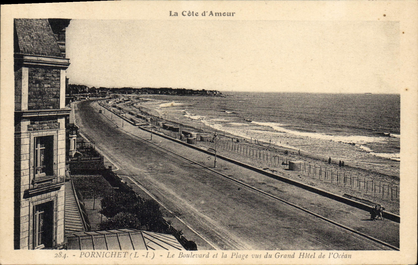 CPA Pornichet Le Boulevard Et La Plage Vus Du Grand hotel de l'océan