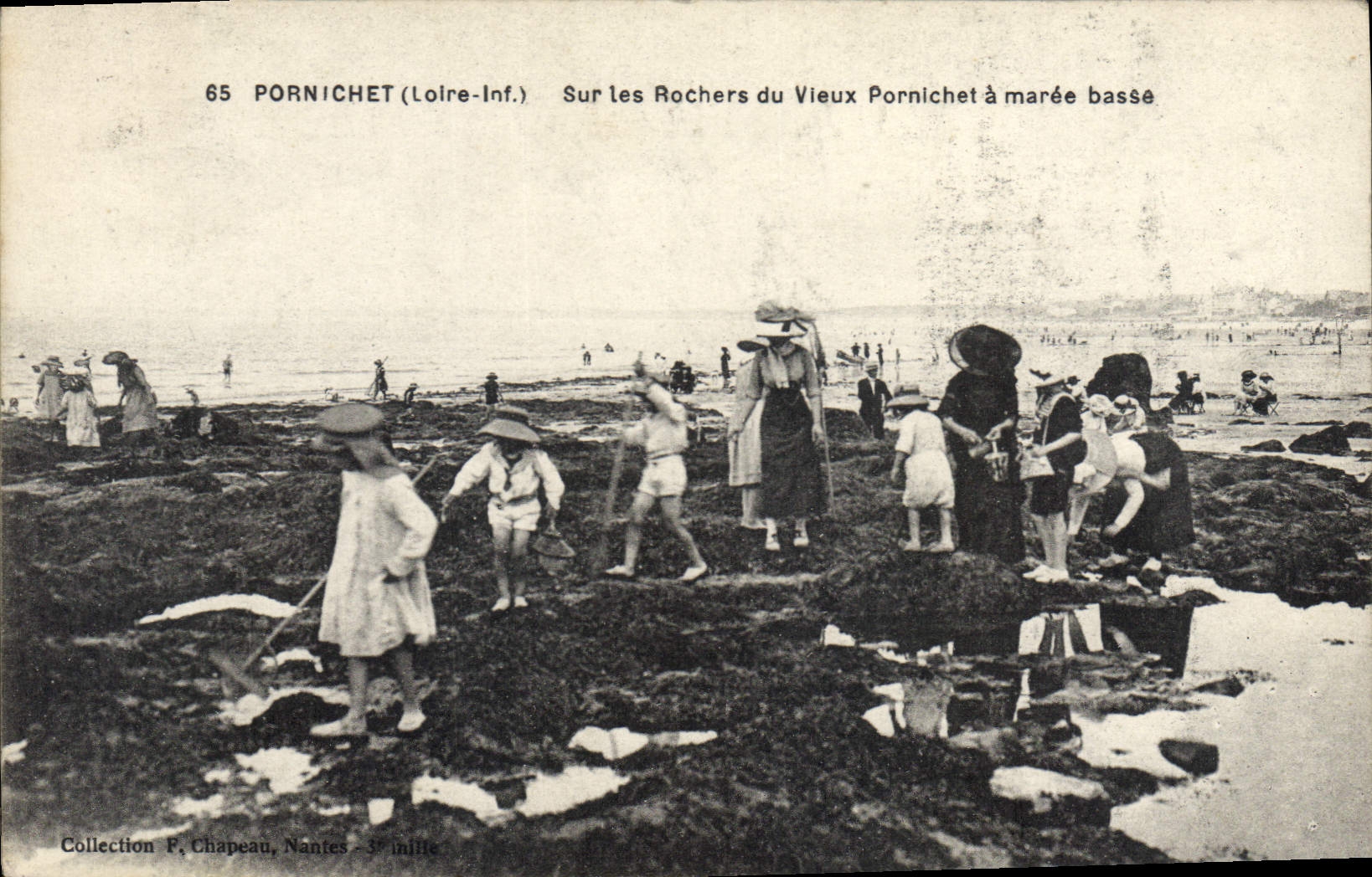CPA Pornichet Sur Les Rochers Du Vieux Pornichet A Maree Basse