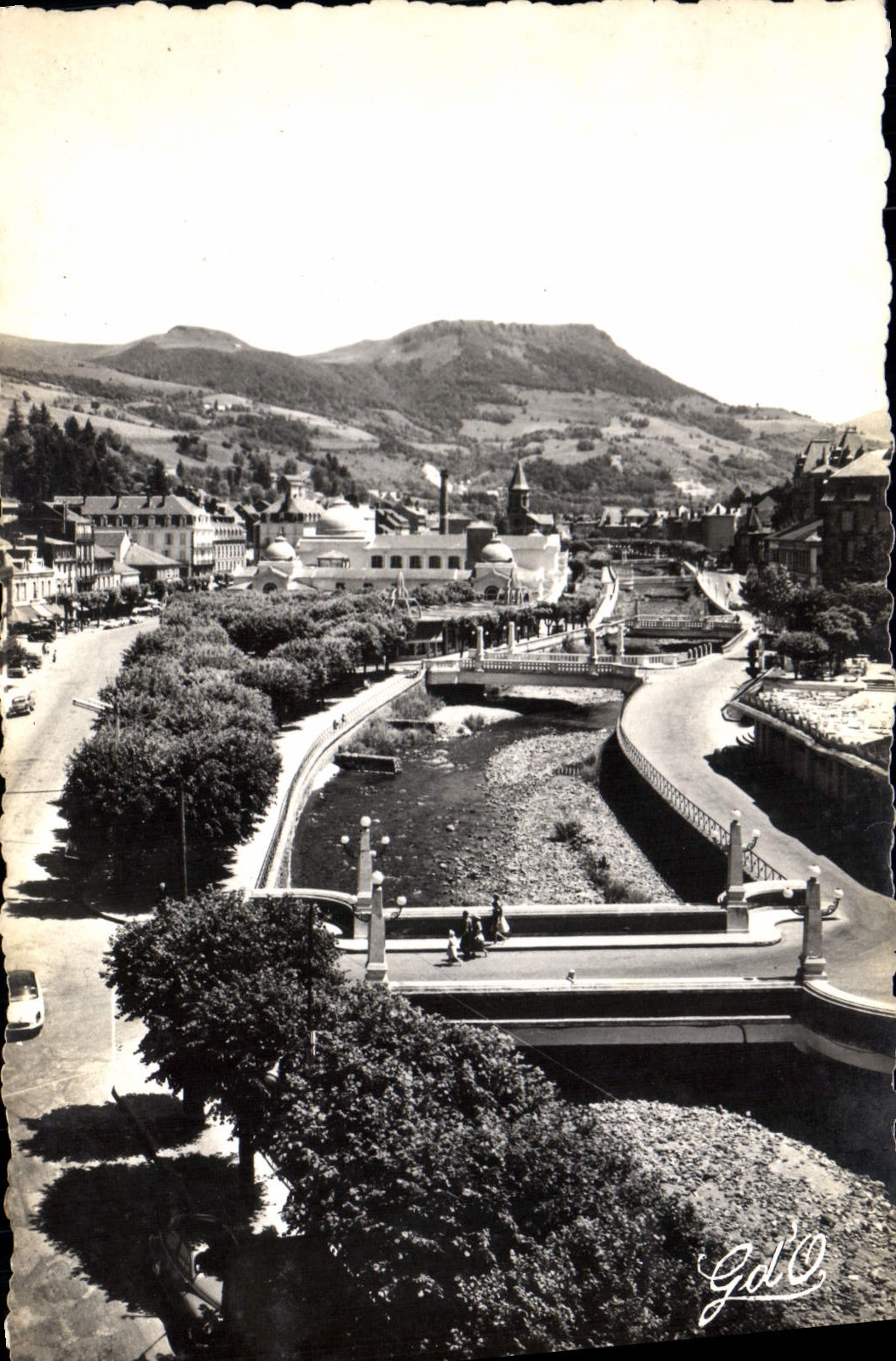 La Bourboule — Centre thermal, touristique et climatique — Édition G. de Ollierguas, n° 496 b