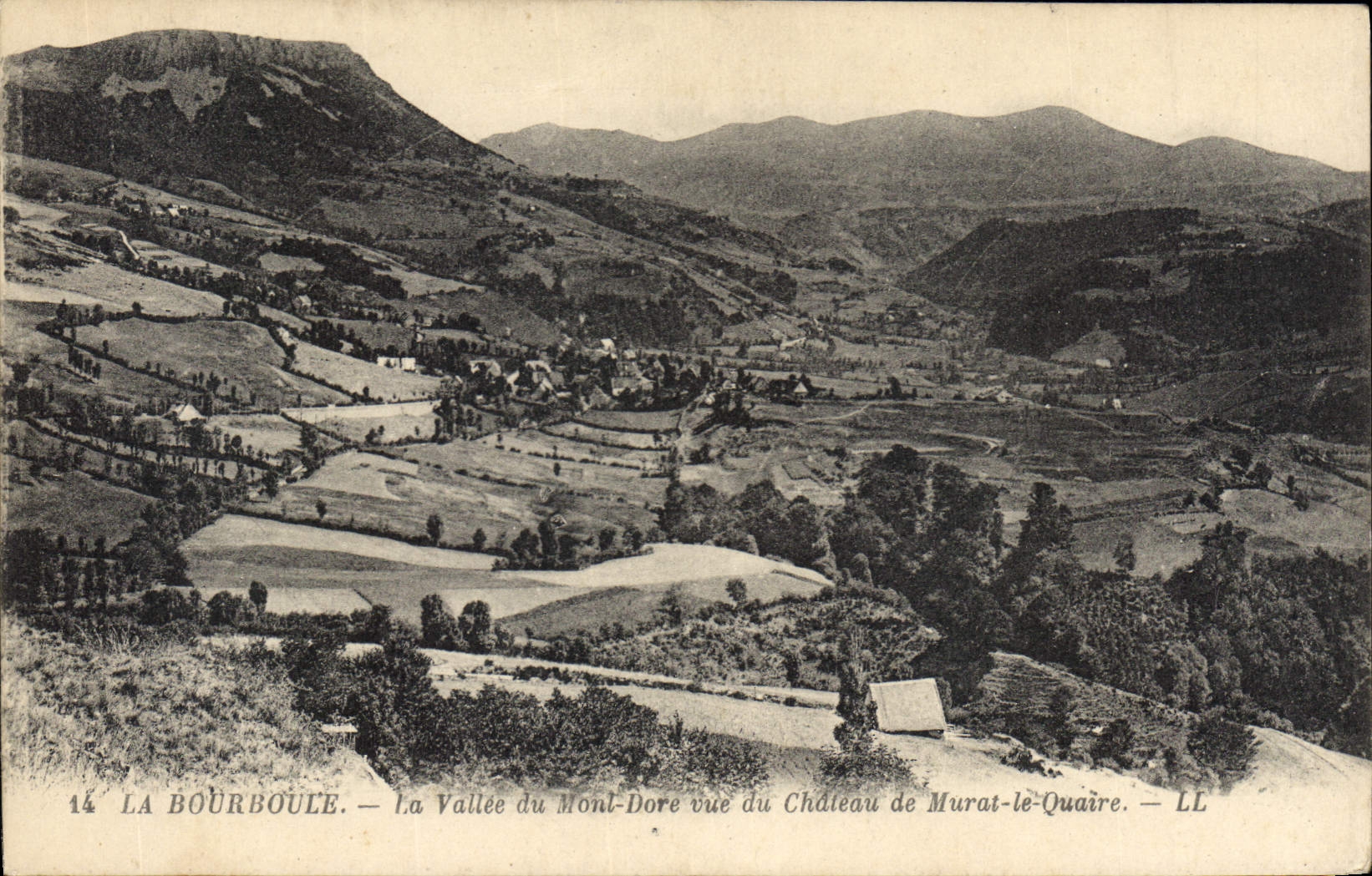 La Bourboule — La Vallée du Mont-Dore vue du Château de Murat-le-Quaire — LL