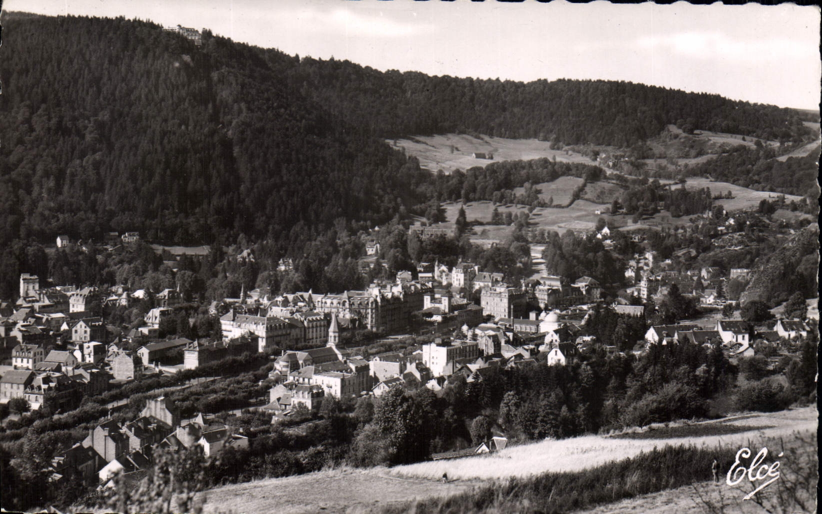 La Bourboule (Puy-de-Dôme) — Vue générale depuis la route de Murat-le-Quaire — L. Chatagnéau