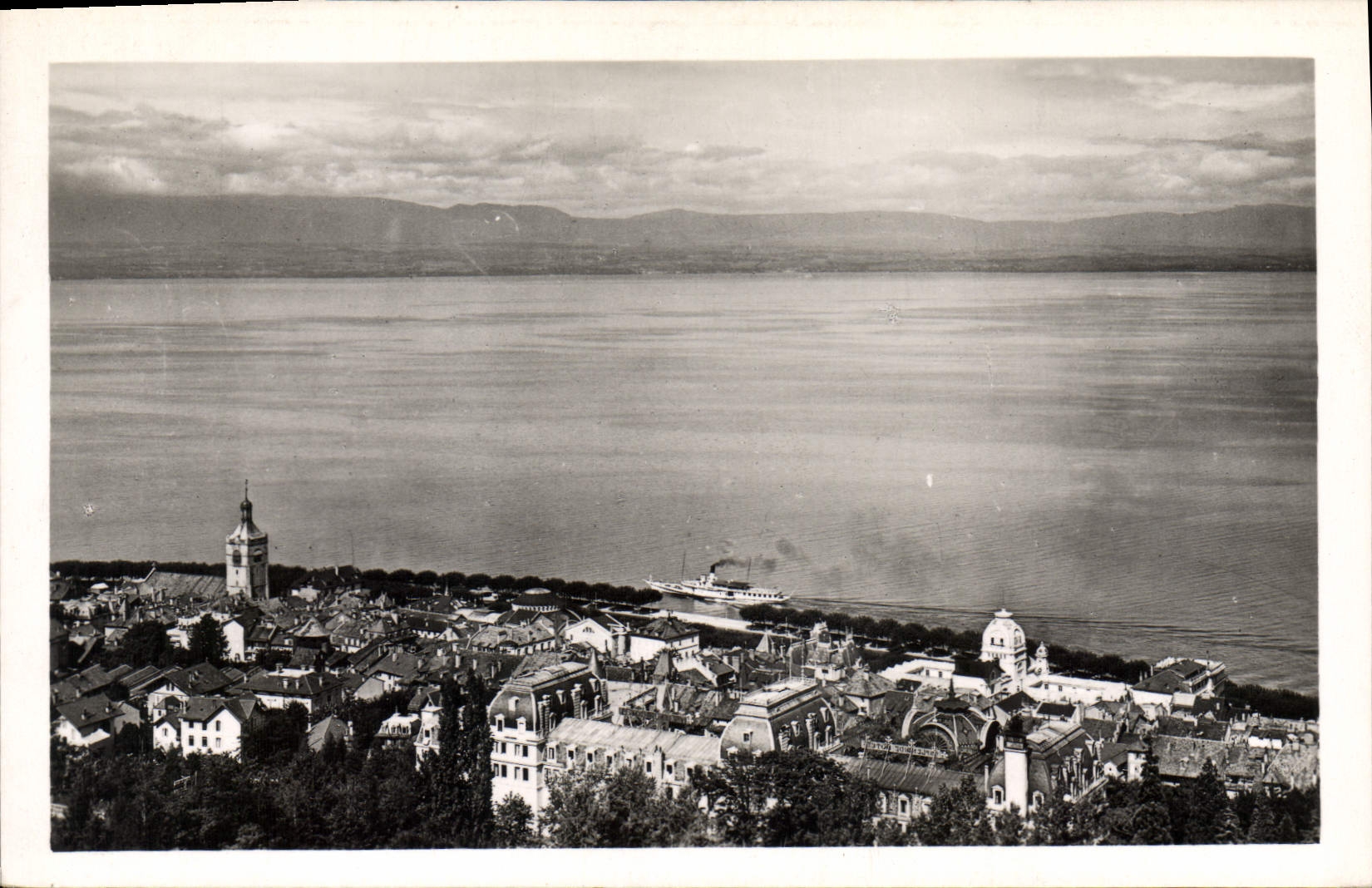 Évian-les-Bains — Le lac et la côte suisse — Éditions R. ENNAUD