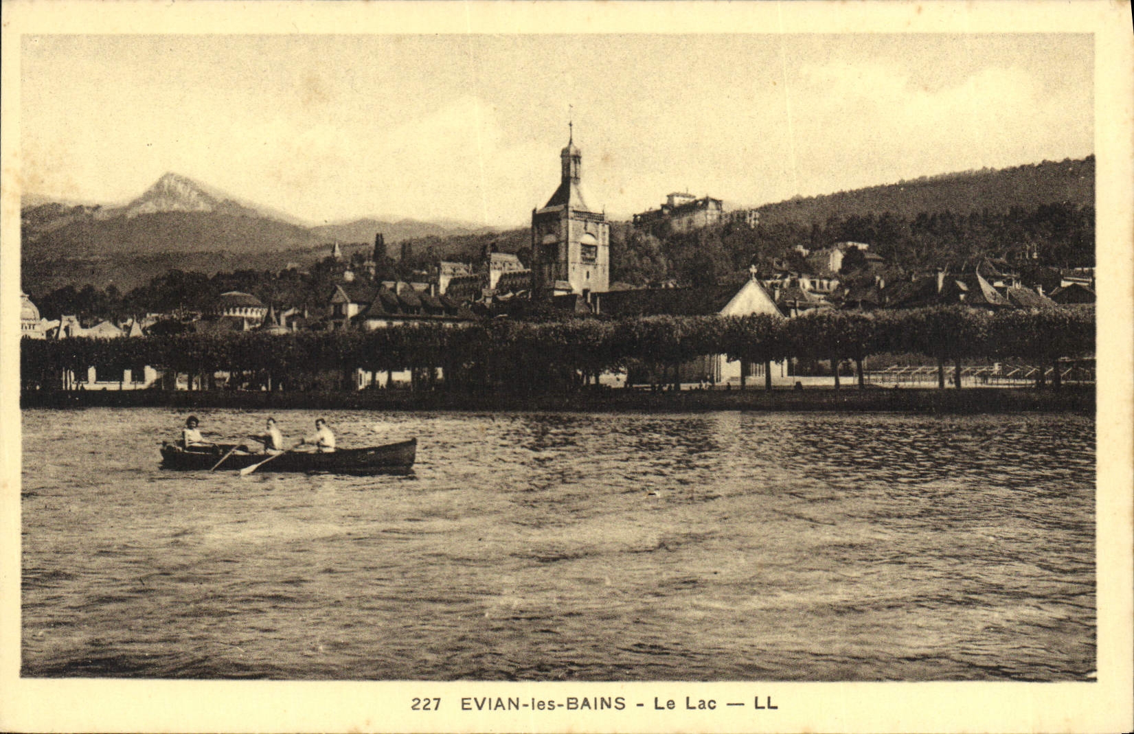 EVIAN-les-BAINS - Le Lac — LL — 227