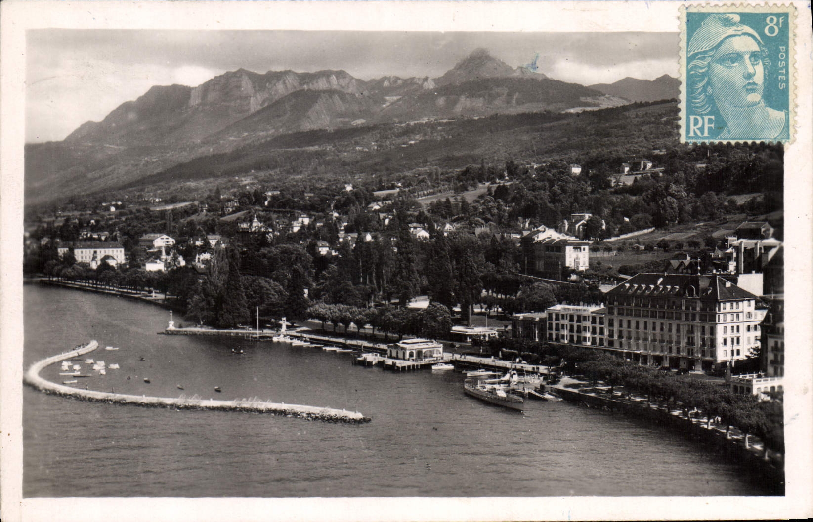 Évian-les-Bains — Le Port, l'Hôtel Albert-Ier et les Monts du Chablais — Éditions J. Cellard