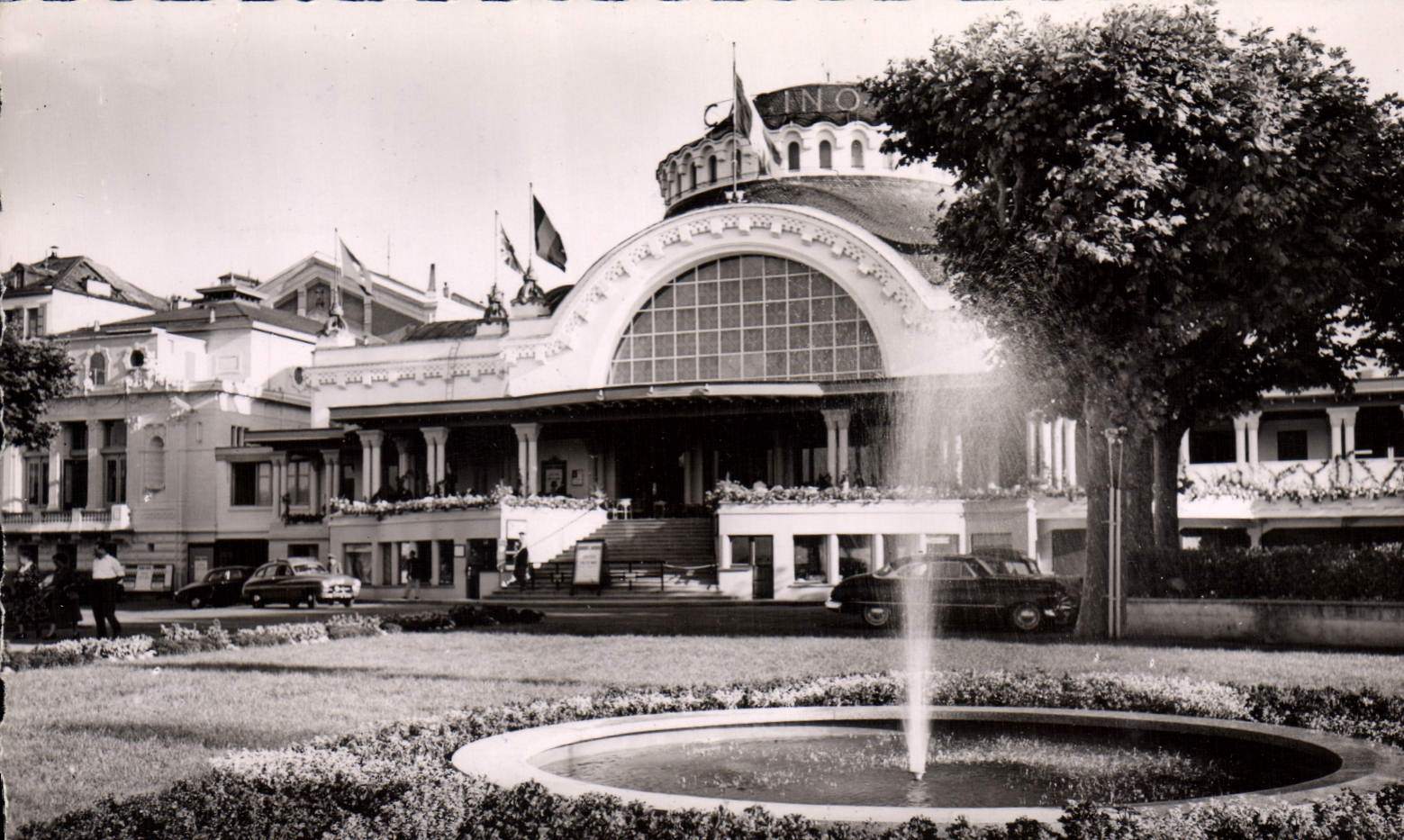 Évian-les-Bains — Le Casino — (Ilébrard, arch.)