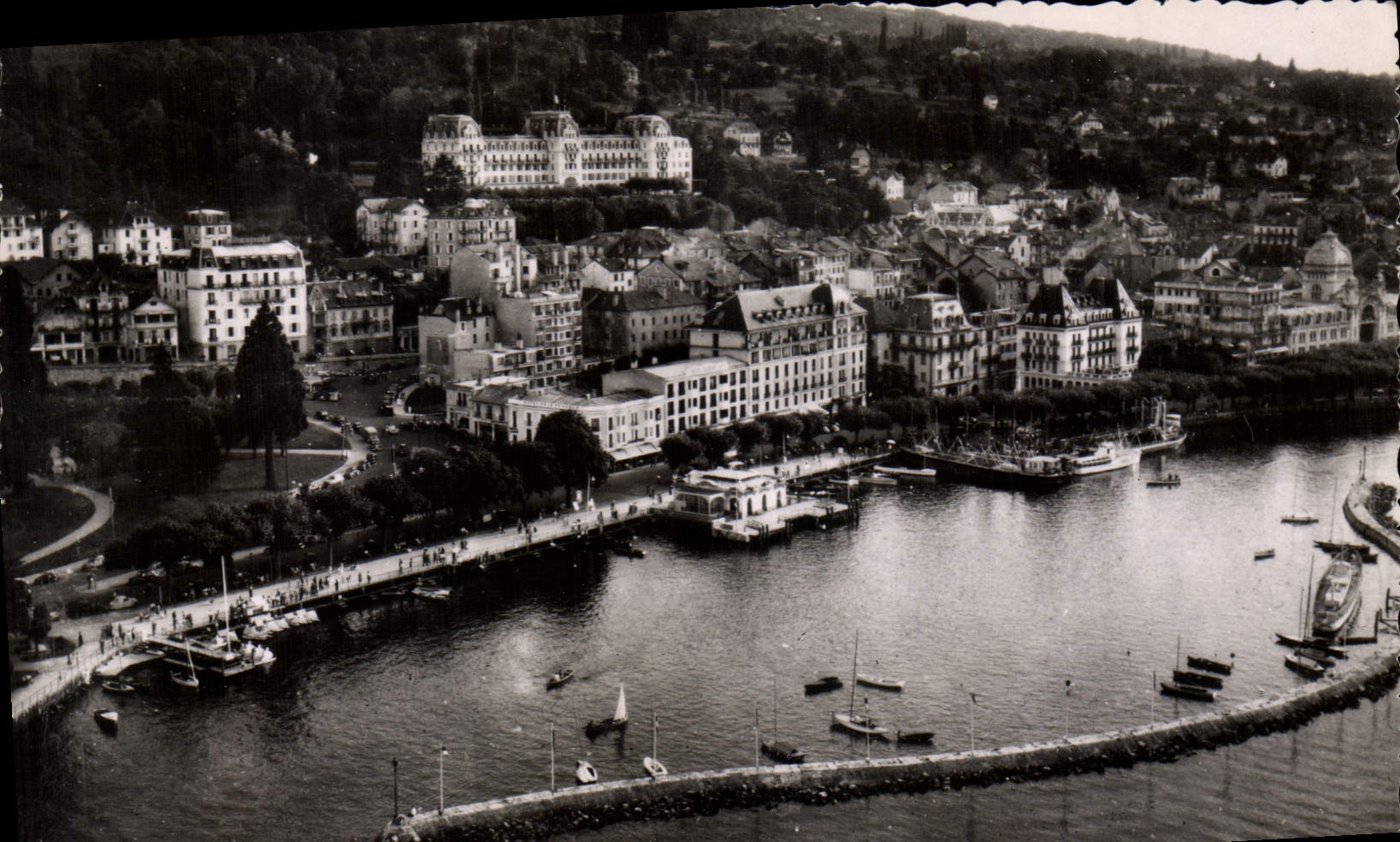 Évian-les-Bains — Vista aerea del Porto e degli Alberghi — Fotografie aeree J. Cellard, Lione