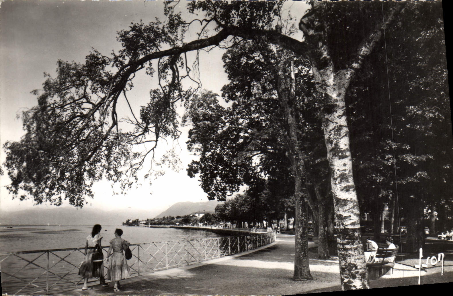 Évian-les-Bains — Les Quais — Éditions d'Art, n° B. 3307