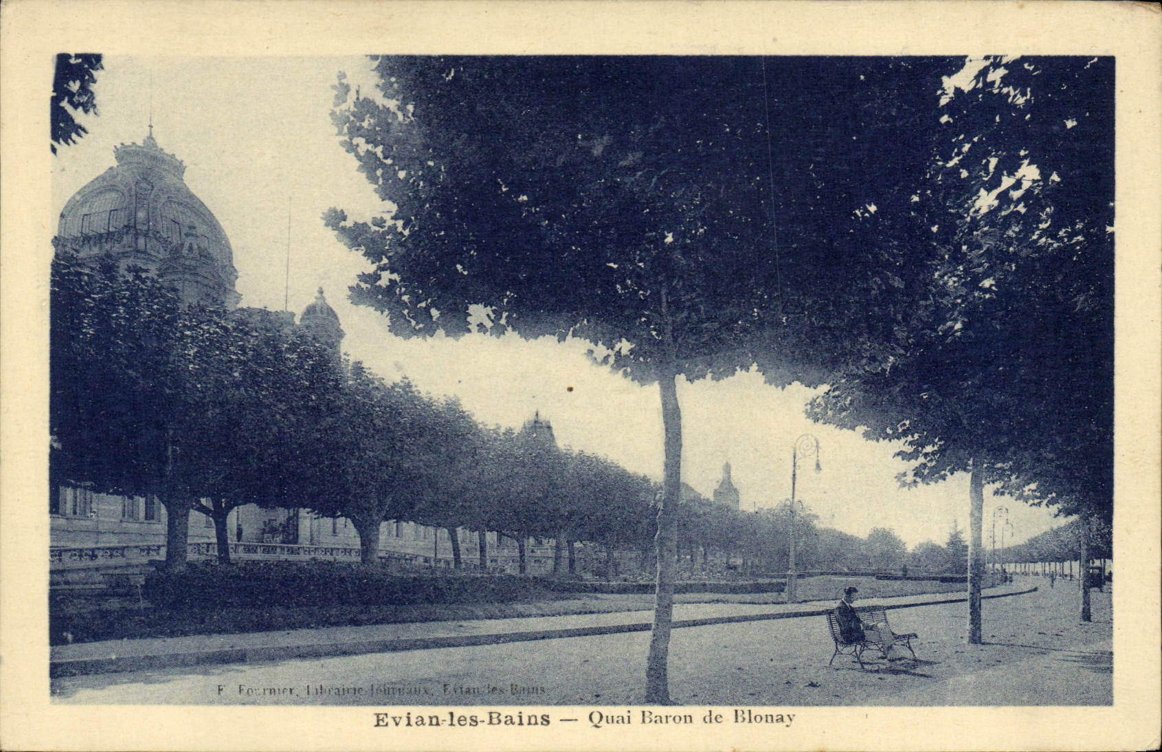 Evian-les-Bains — Quai Baron de Blonay — F. Fournier, Librairie Journaux, Evian-les-Bains