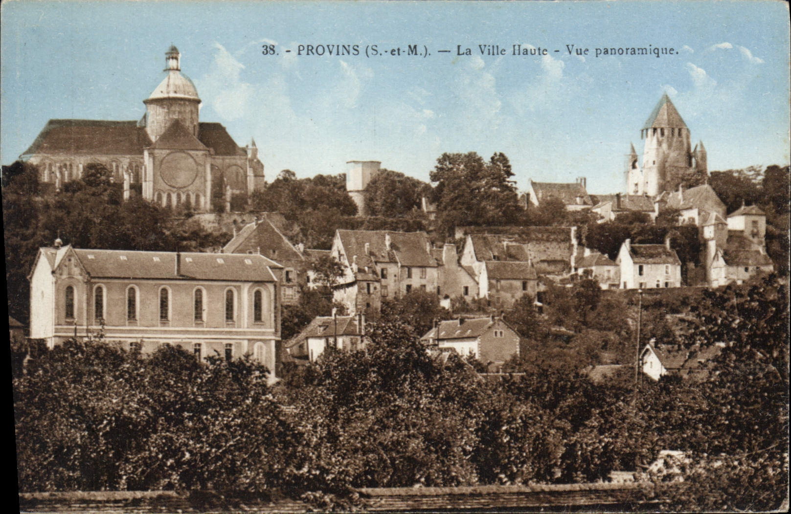 Provins (S.-et-M.) — La Ville Haute — Vue panoramique — J. Bourgogne, éditeur à Thierrey, n°38