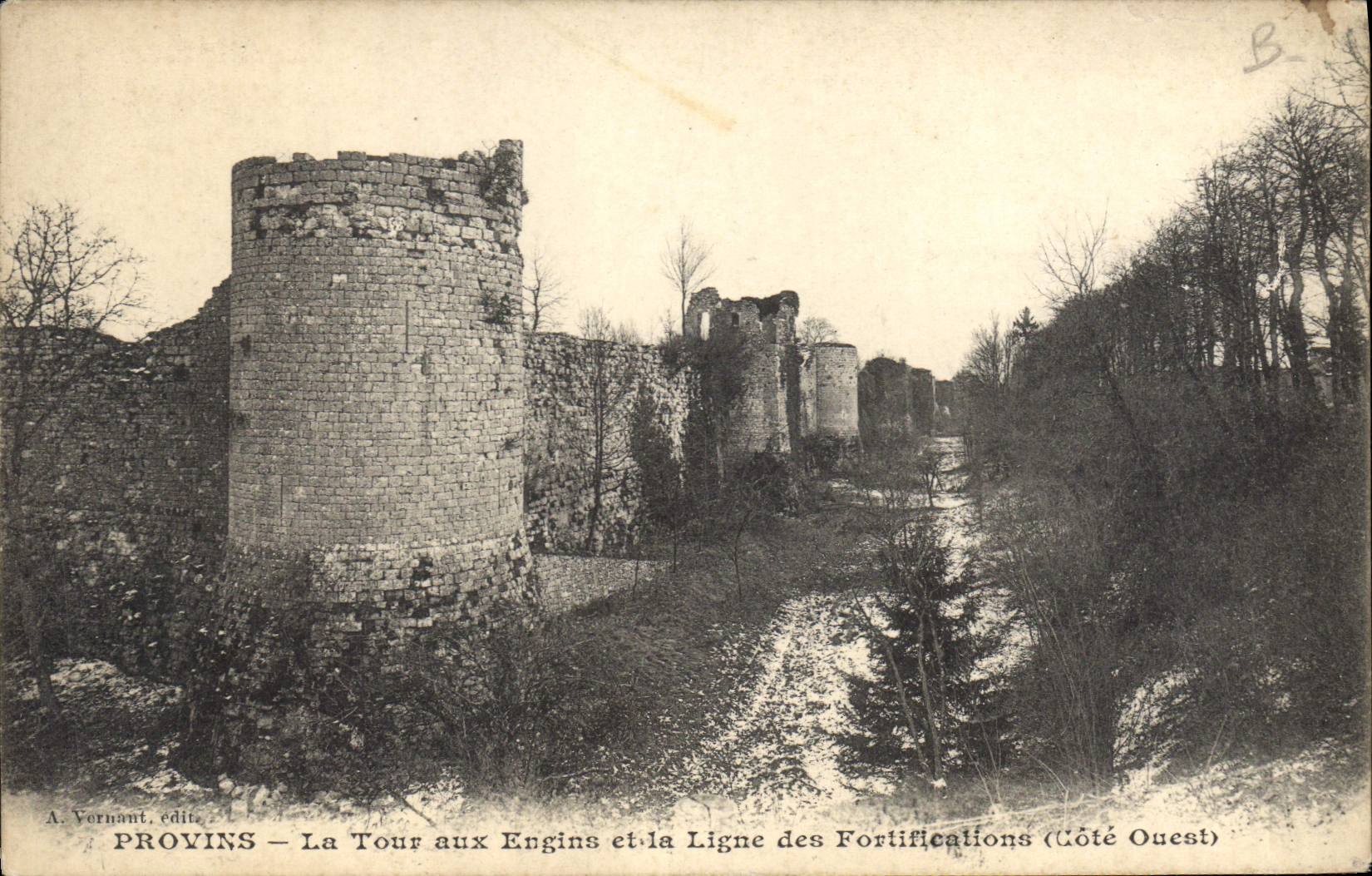 Provins — La Tour aux Engins et la Ligne des Fortifications (Côté Ouest) — A. Vernant, édit.