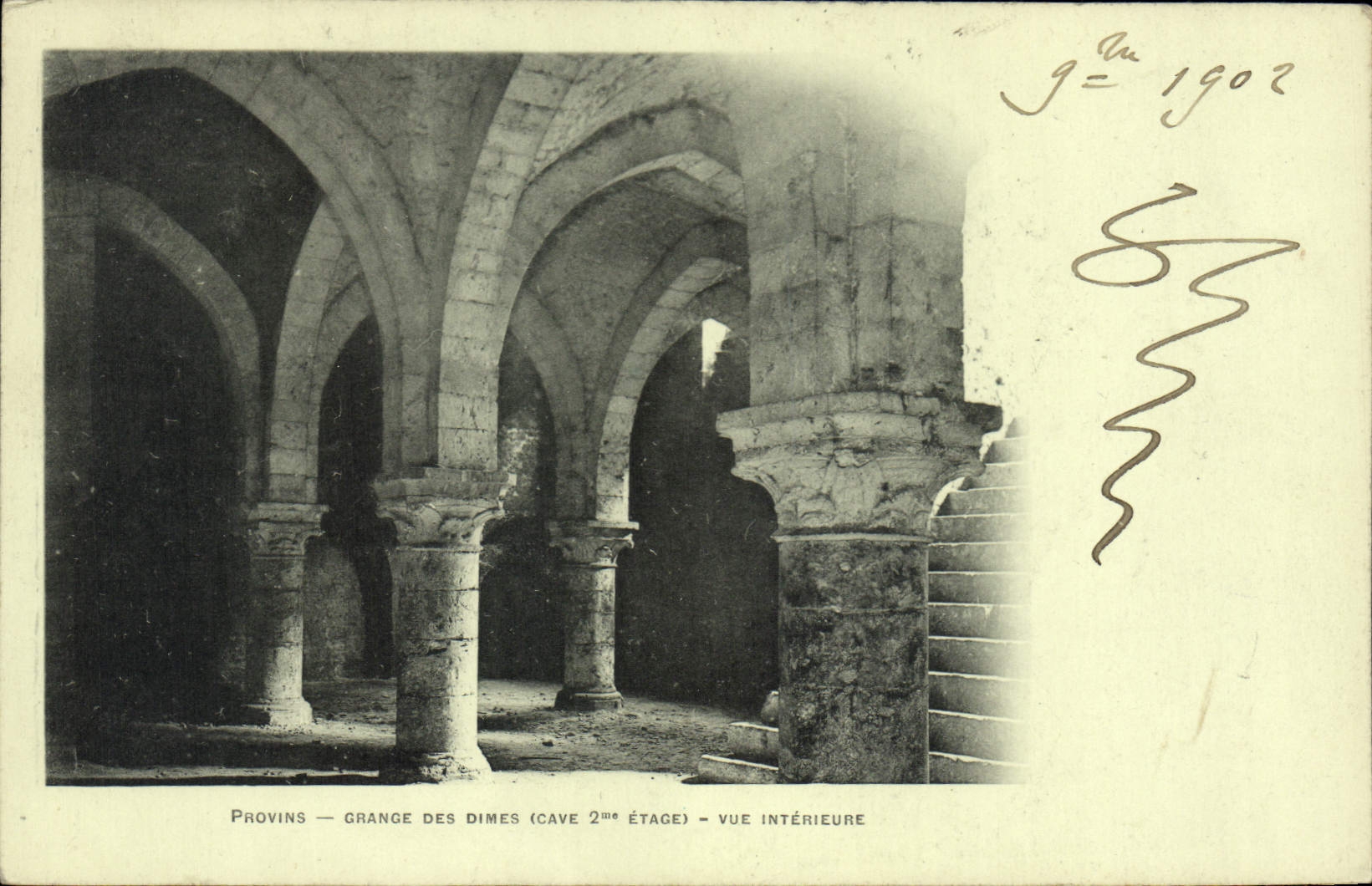 Provins — Grange des Dîmes (cave 2ème étage) — vue intérieure