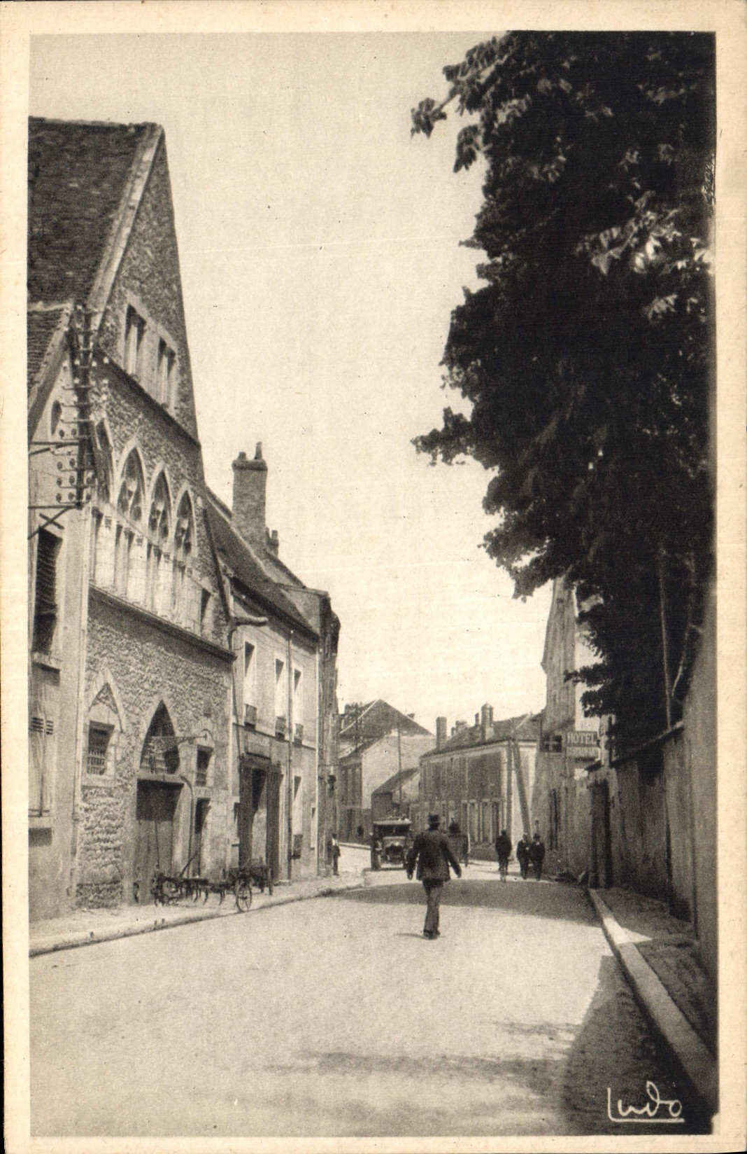 Provins — L'Hôtel de Vauluisant (XIIIe) — Ludovic de Magallon