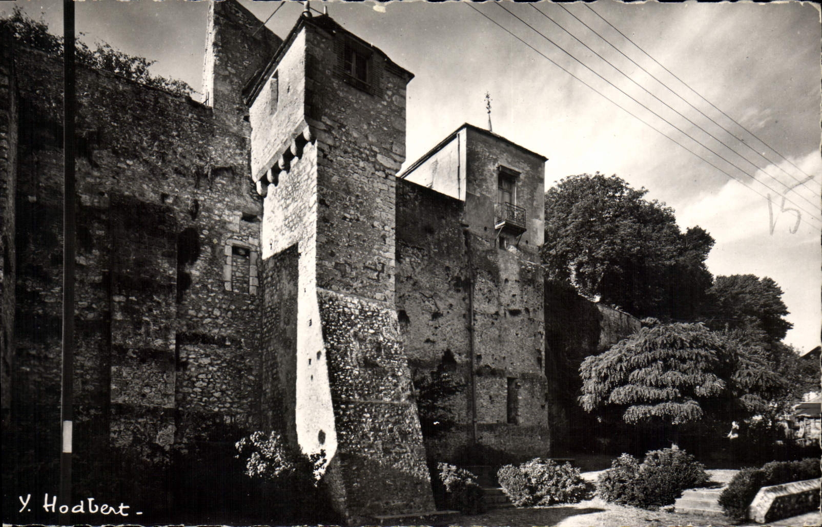 Provins (S.-et-M.) — Le « Mur haut » dans la rue Saint-Thibault — Yves Hodbert, éditeur