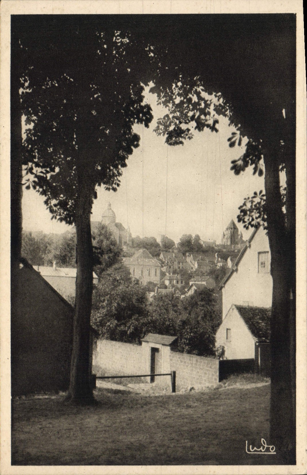 Provins — La Ville Haute, vue des Promenades — Église Saint-Quiriace (XIIIe) — Tour César (XIIe)
