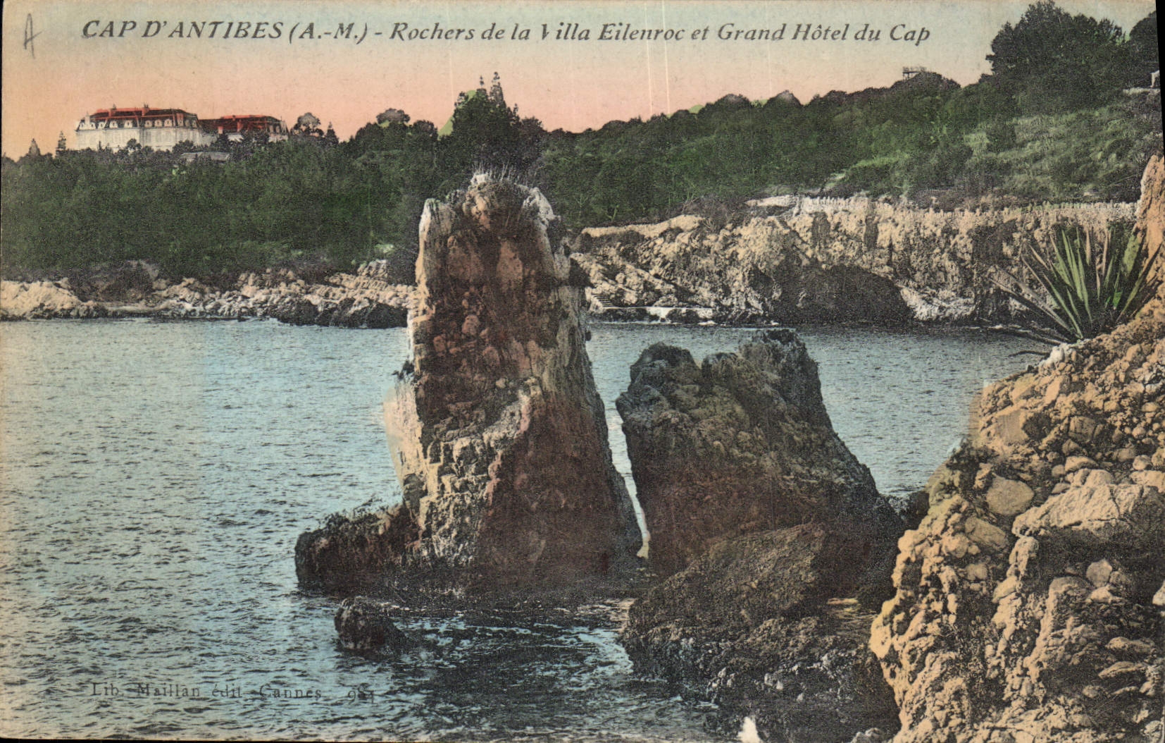 Cap d'Antibes (A.-M.) — Felsen der Villa Eilenroc und Grand Hôtel du Cap — Verlag Lib. Maillan, Cannes, 684
