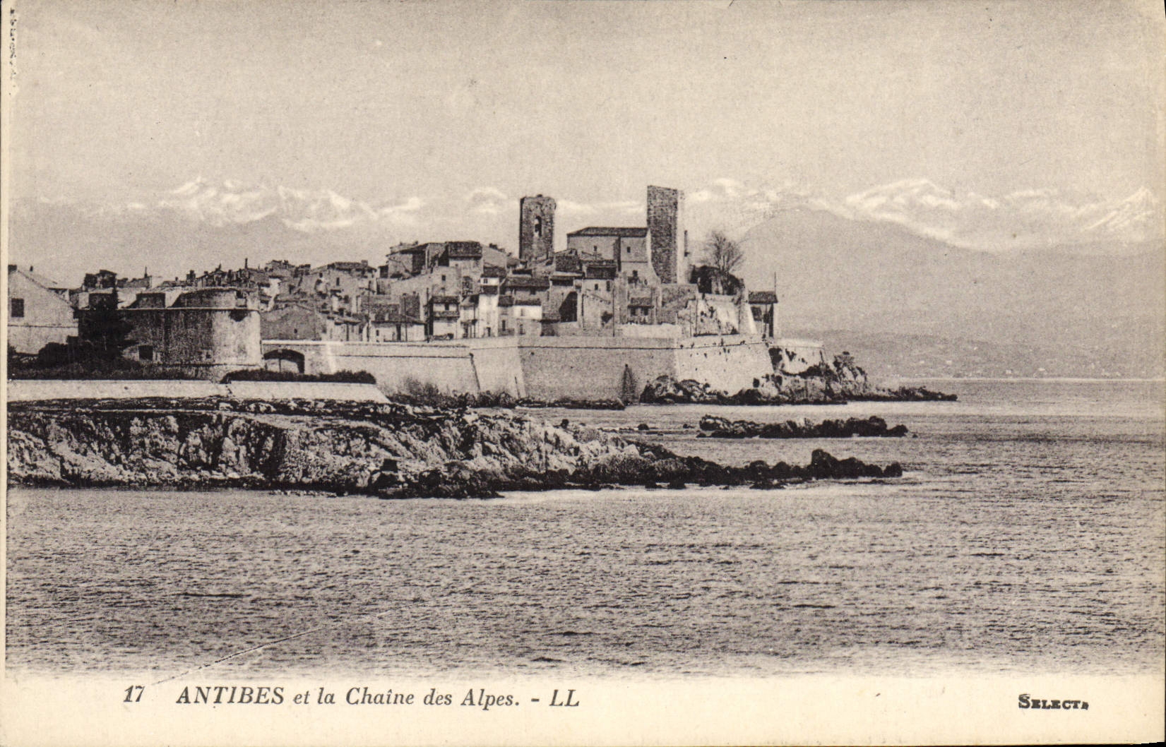 CPA Antibes Et La Chaine Des Alpes